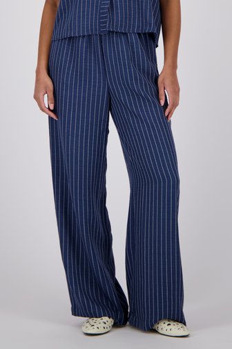 Voorkant van Wijde blauwe broek met wit gestreept motief door JDY voor Dames