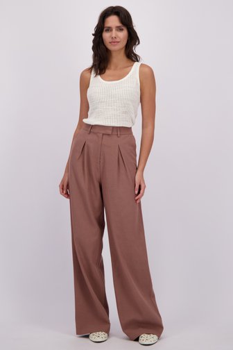 Voorkant van Wijde bruine broek door Louise voor Dames