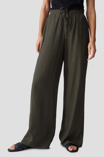 Voorkant van Wijde donkergroene broek met elastische taille door Opus voor Dames