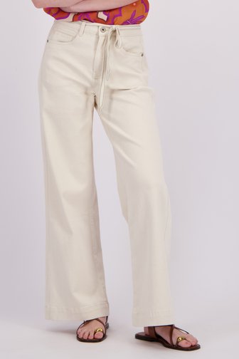 Voorkant van Wijde ecru jeans met striklint door Geisha voor Dames