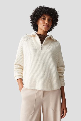 Voorkant van Witte gebreide trui met korte rits door Opus voor Dames