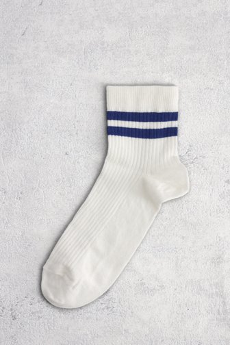 Voorkant van Witte sokken met donkerblauwe streepjes door MP Denmark voor Dames