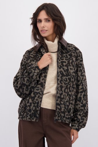 Voorkant van Zacht bruin vest met panterprint door Louise voor Dames