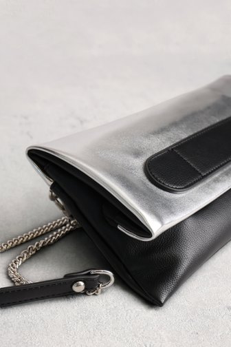 Voorkant van Zilveren clutch met afneembare schouderriem door Liberty Island voor Dames