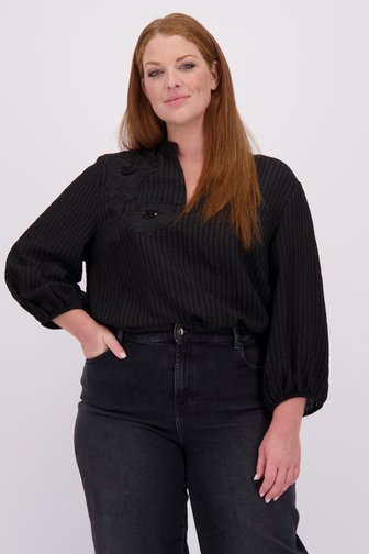 Voorkant van Zwarte blouse met geborduurde bloemen door ONLY Carmakoma voor Dames