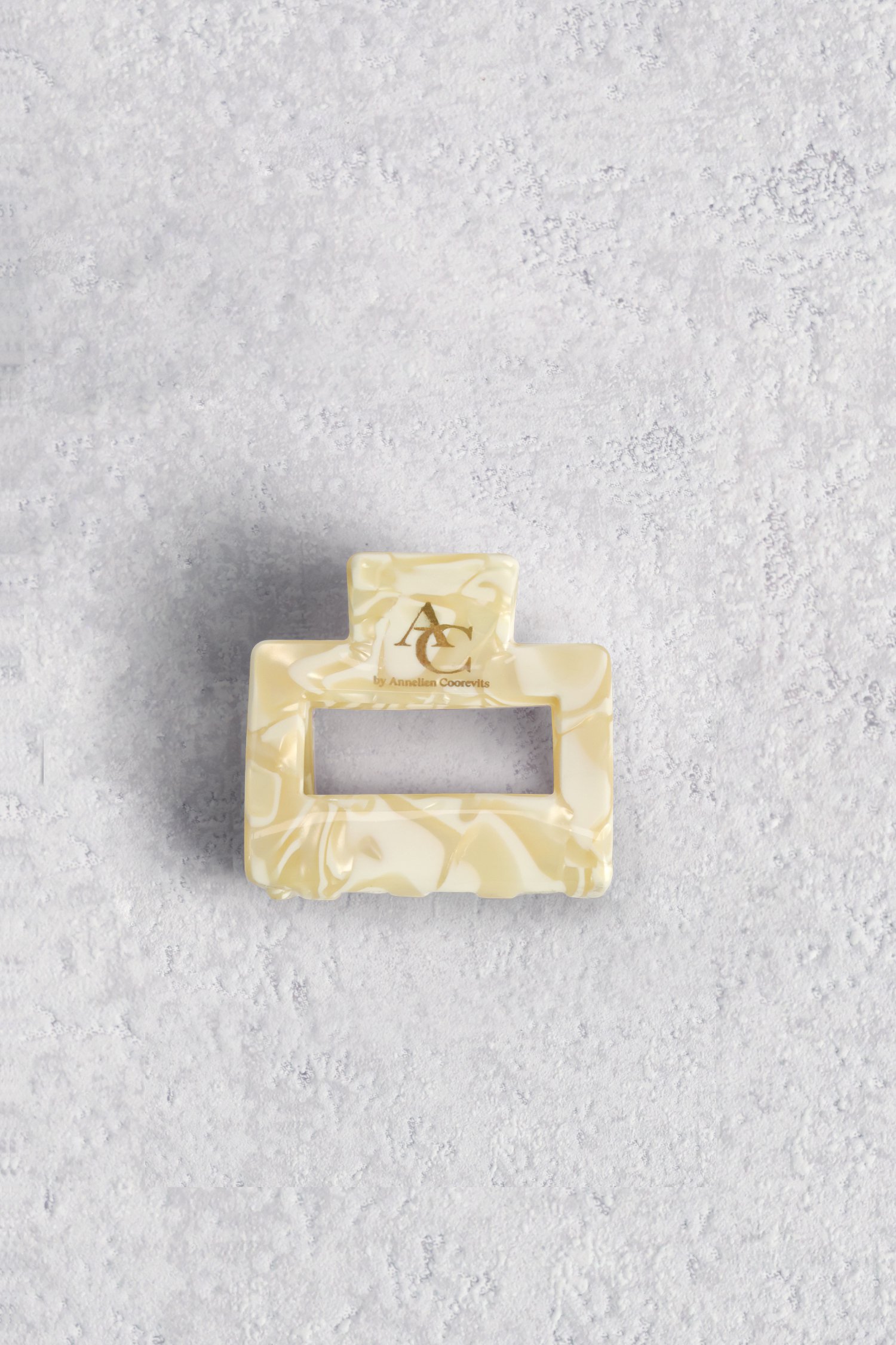 Le devant de Barrette carrée beige clair de AC by Annelien Coorevits pour Femmes