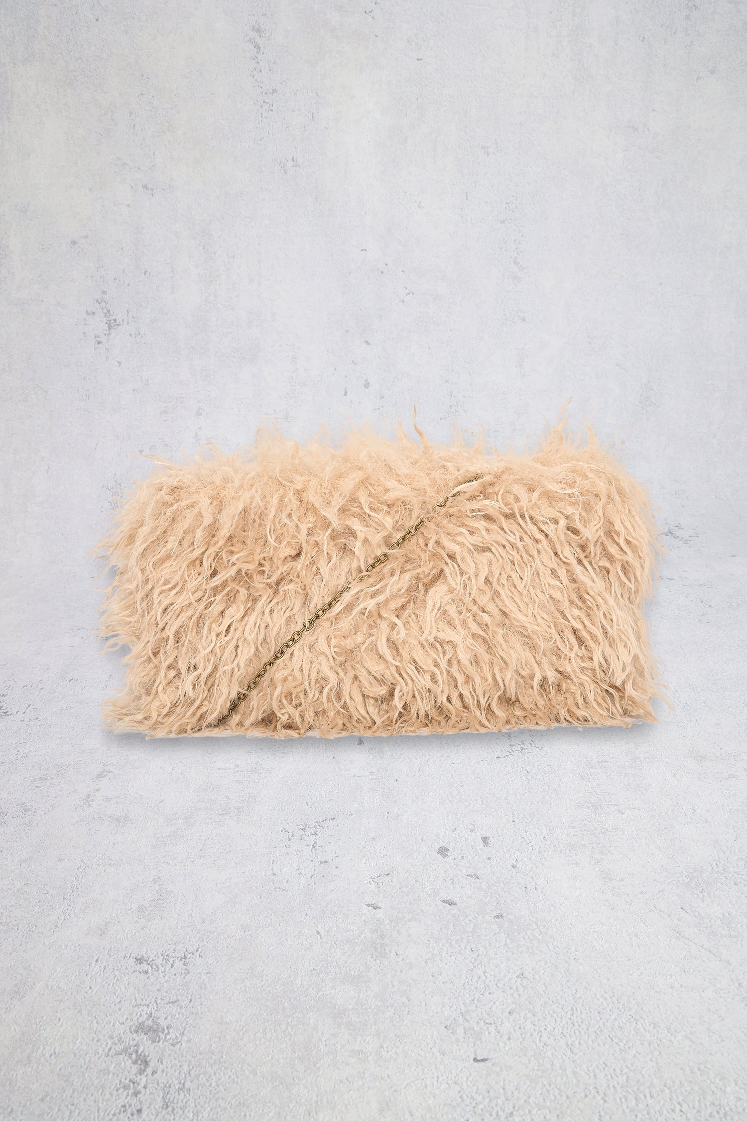 Voorkant van Beige faux fur clutch door Bulaggi voor Dames
