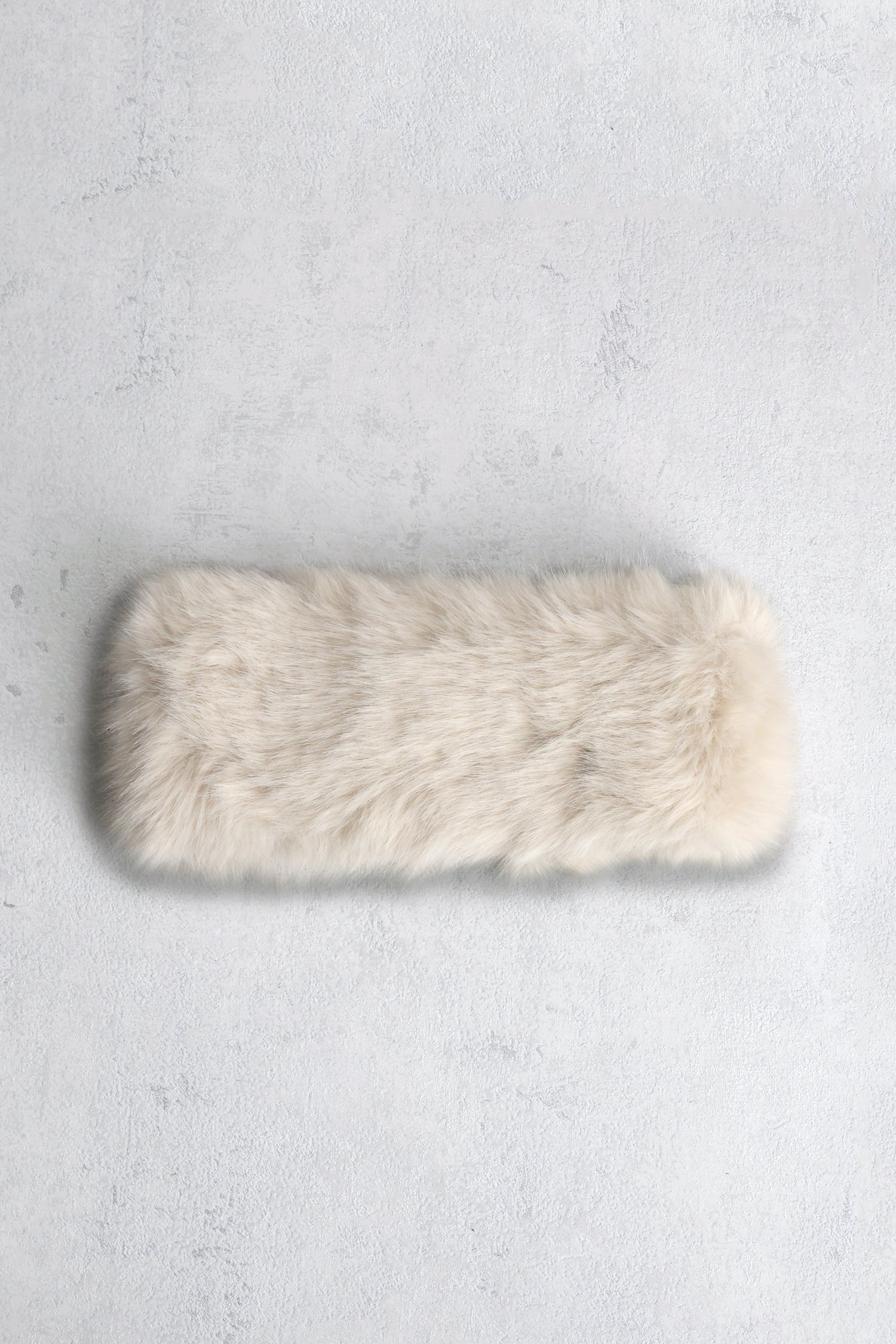 Voorkant van Beige faux fur hoofdband door Liberty Island voor Dames