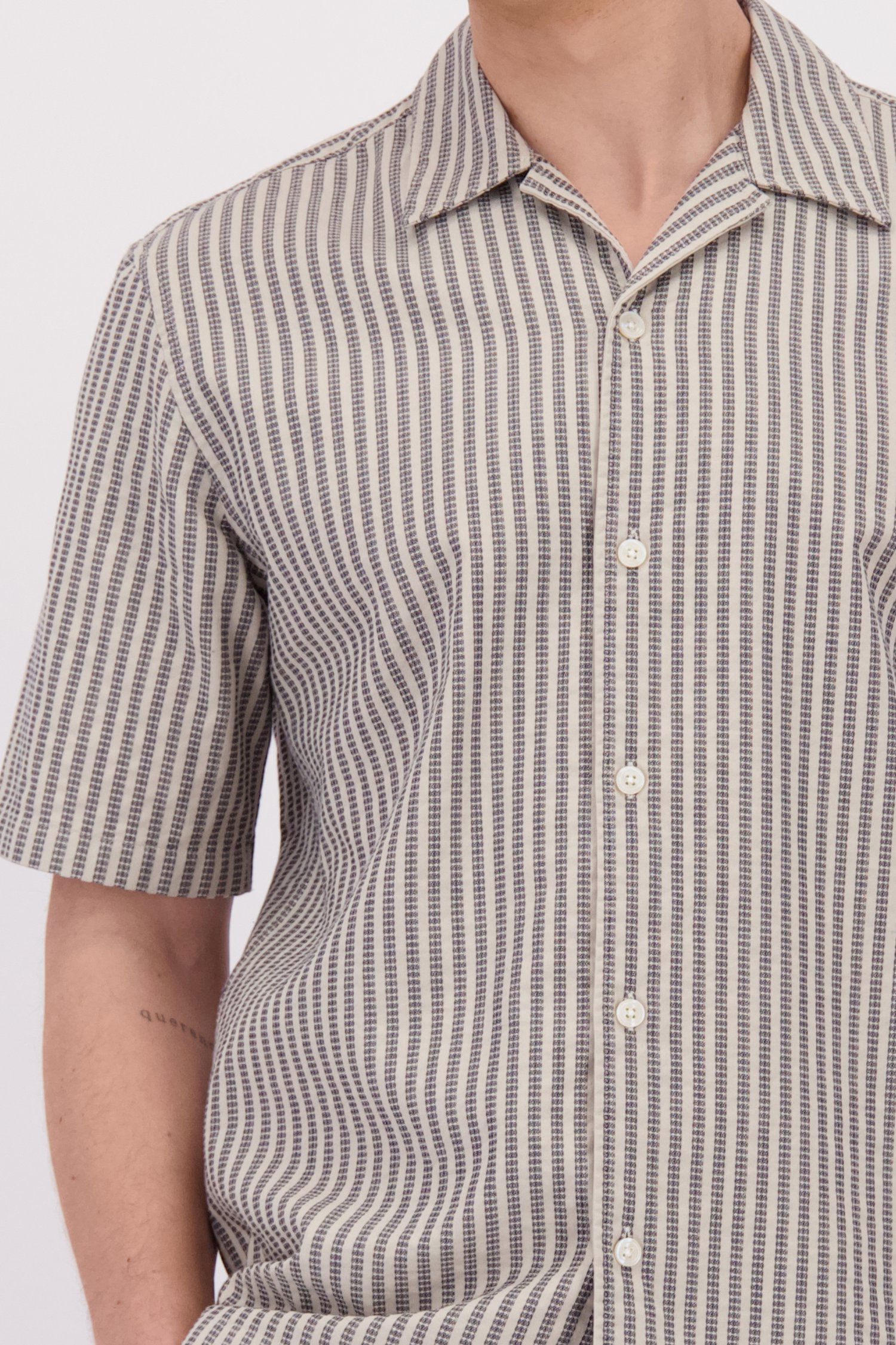 Detail van Beige hemd met grijze structuurstof   door Only & Sons voor Heren