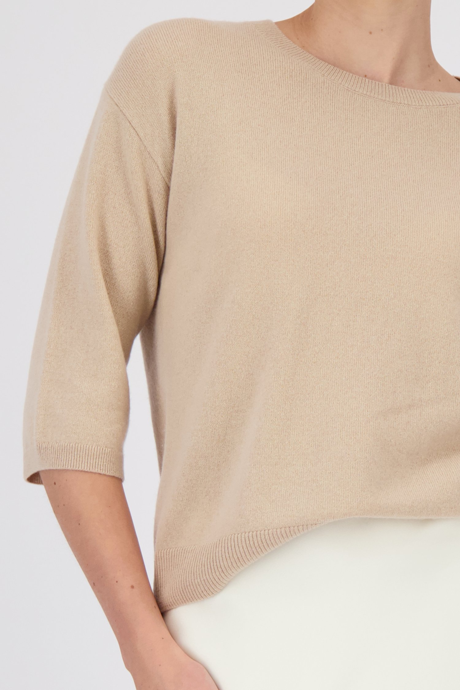 Beige kasjmier trui met korte mouwen van DAUST voor Dames