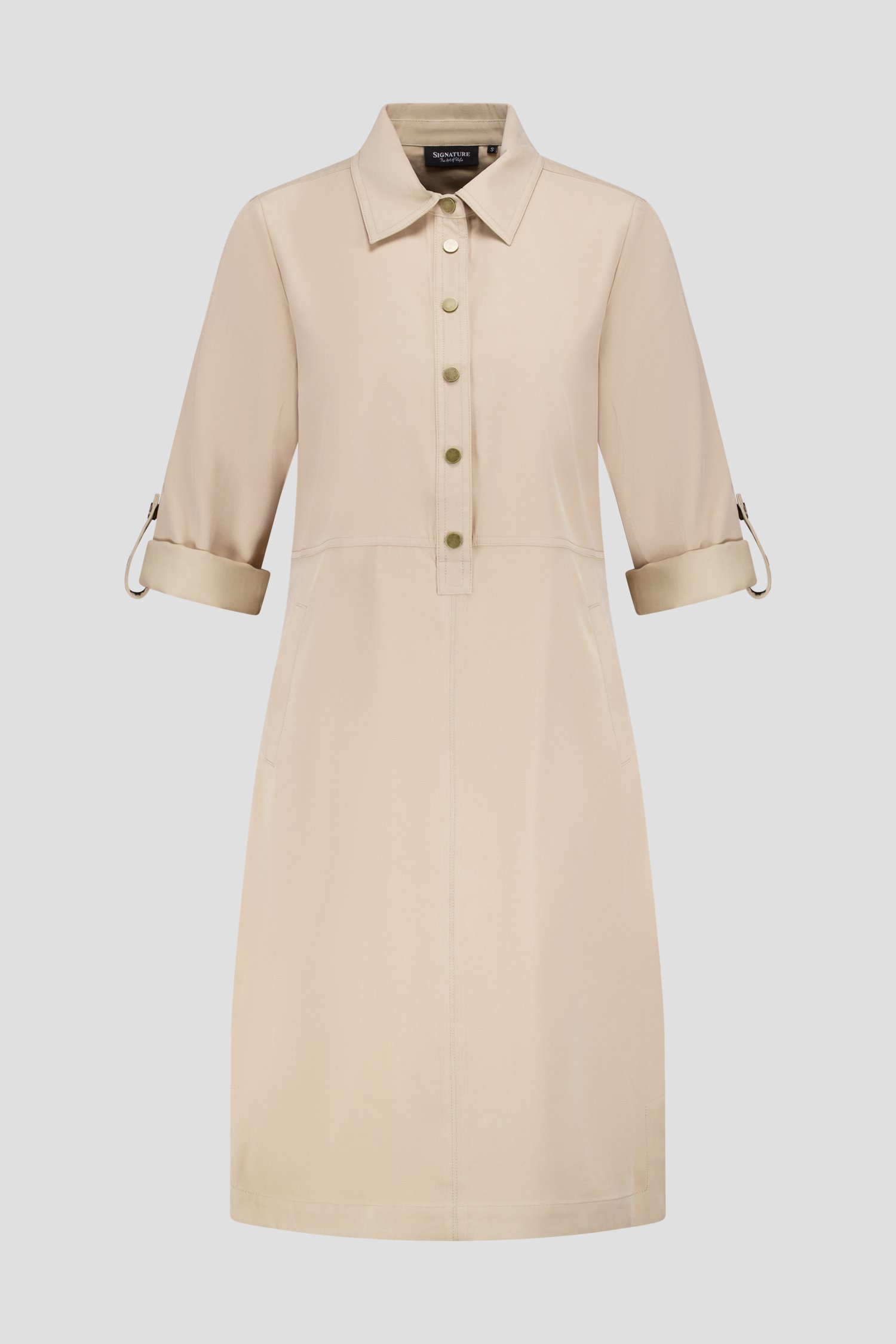 Beige kleed met goudkleurige knopen van Signature voor Dames