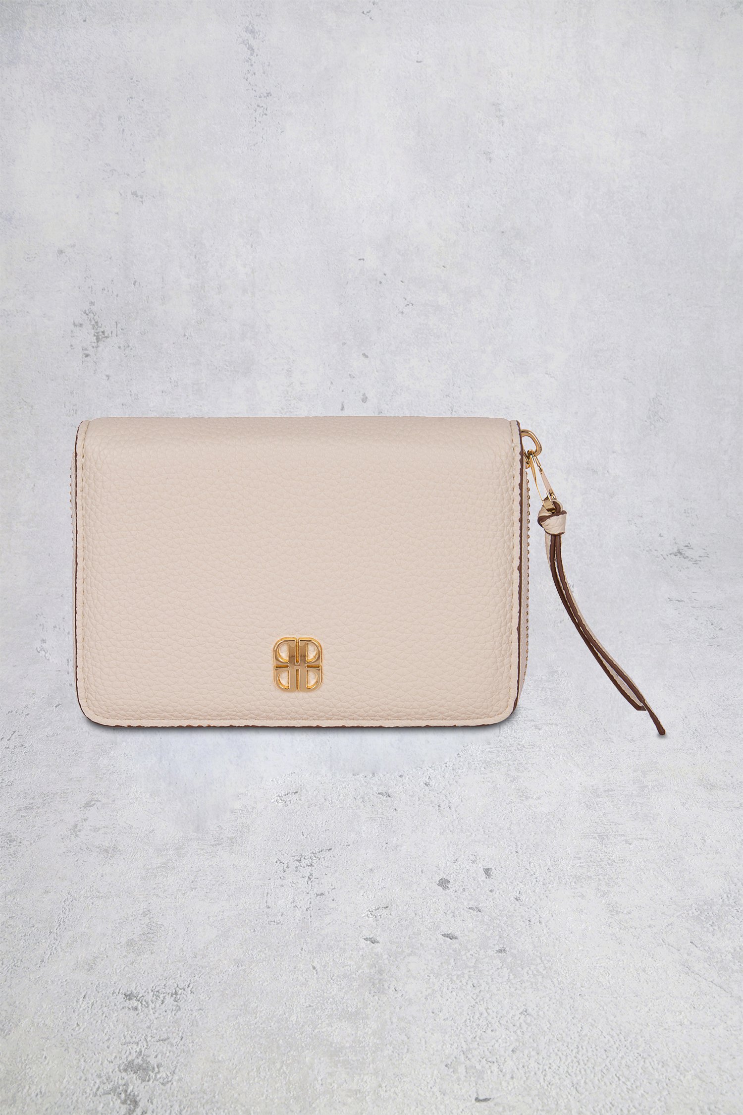 Voorkant van Beige portemonnee met leather look door Laurent David voor Dames