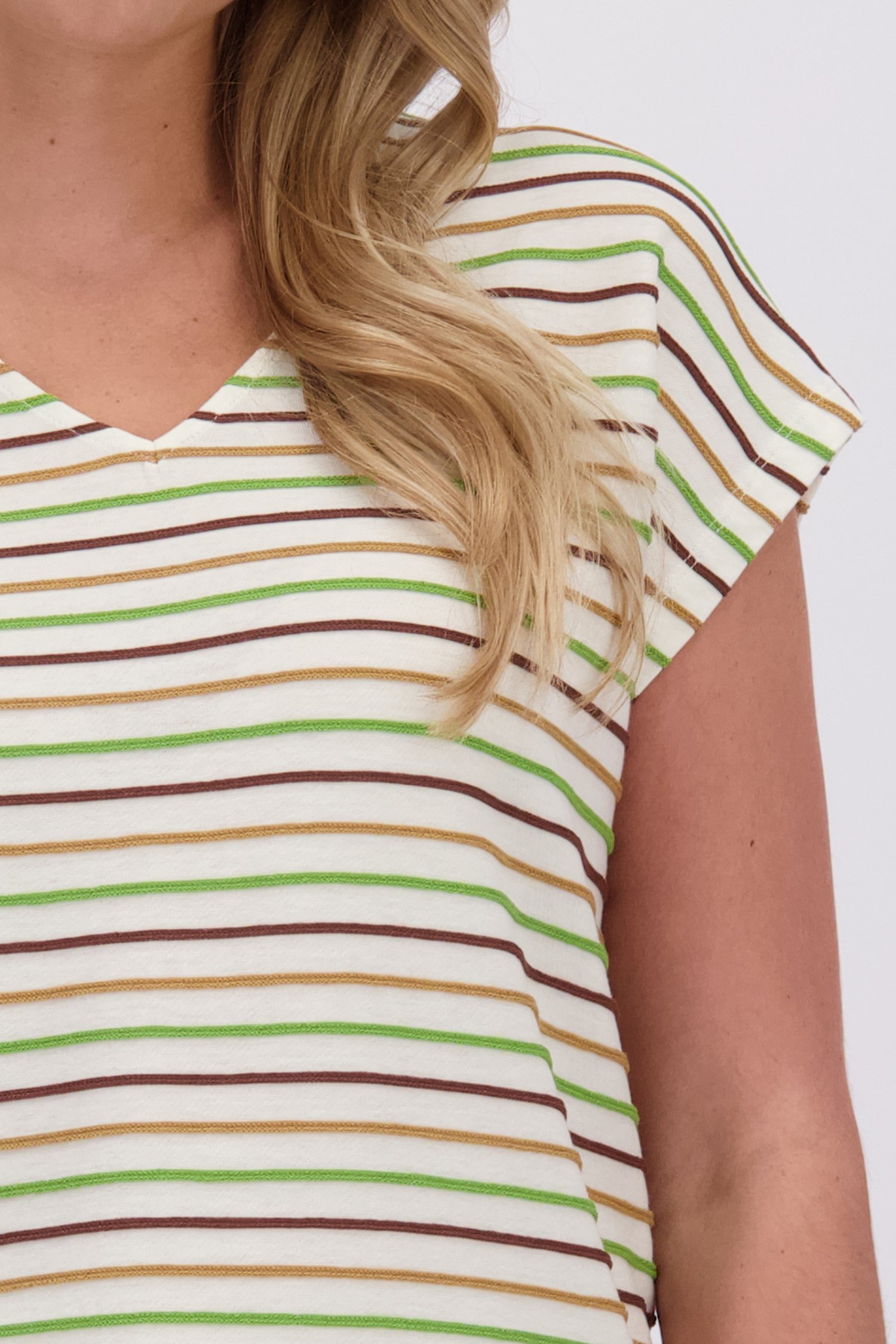 Detail van Beige T-shirt met bruine strepen door Libelle voor Dames