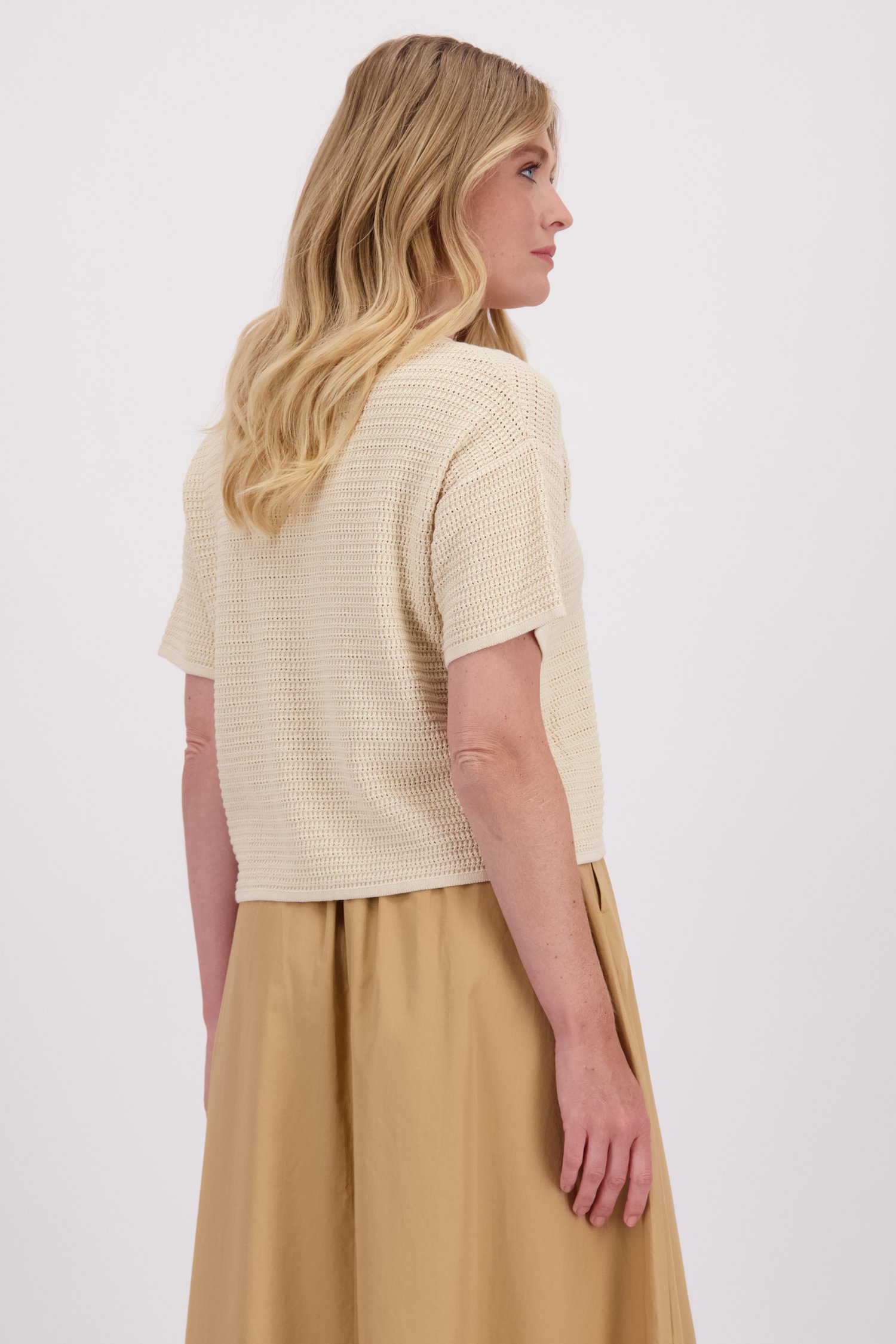 Achterkant van Beige trui met crochetlook door Libelle voor Dames