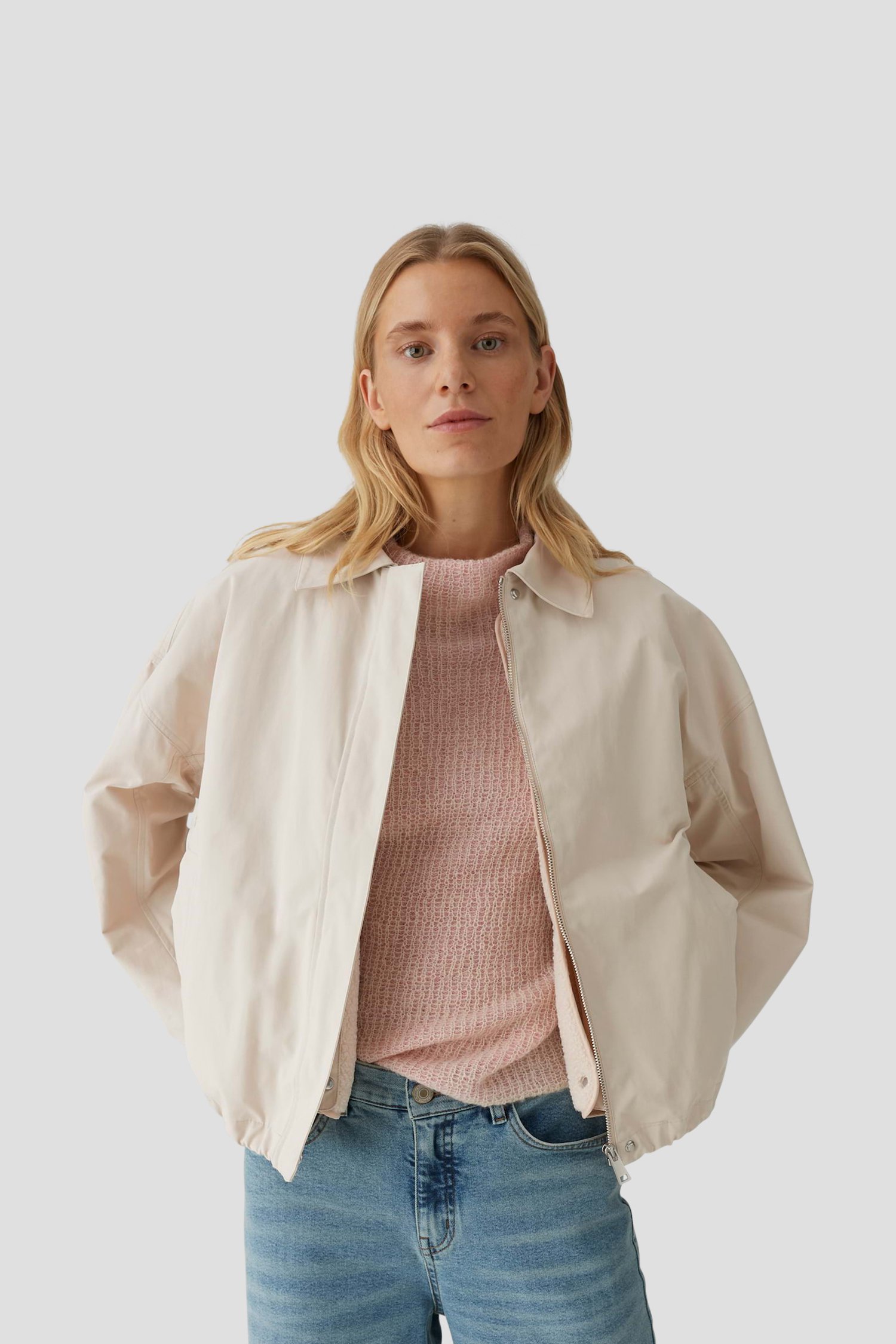 Voorkant van Beige vestje met uitneembare voering door Opus voor Dames