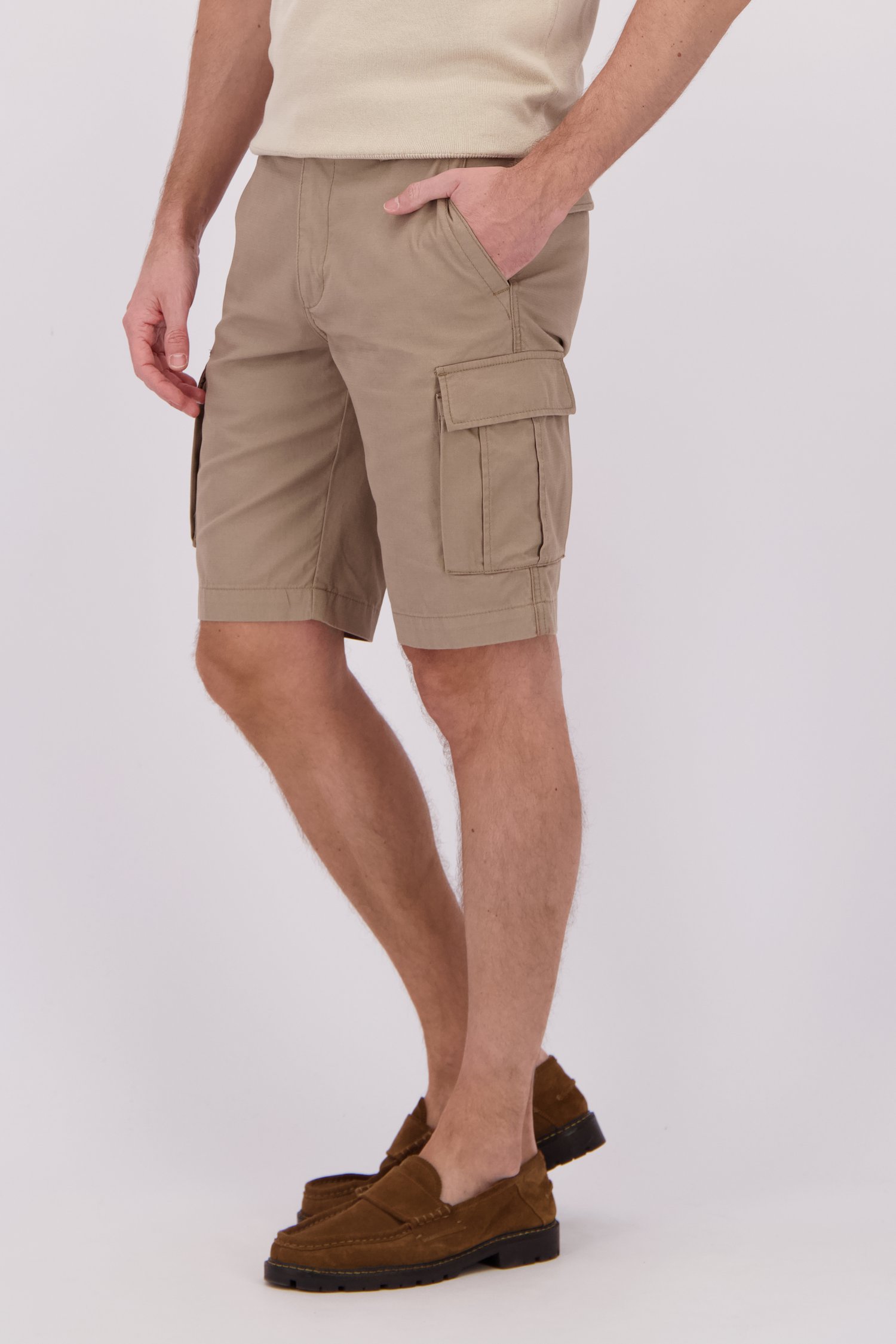 Détail de Bermuda beige avec poches cargo de Brassville pour Hommes