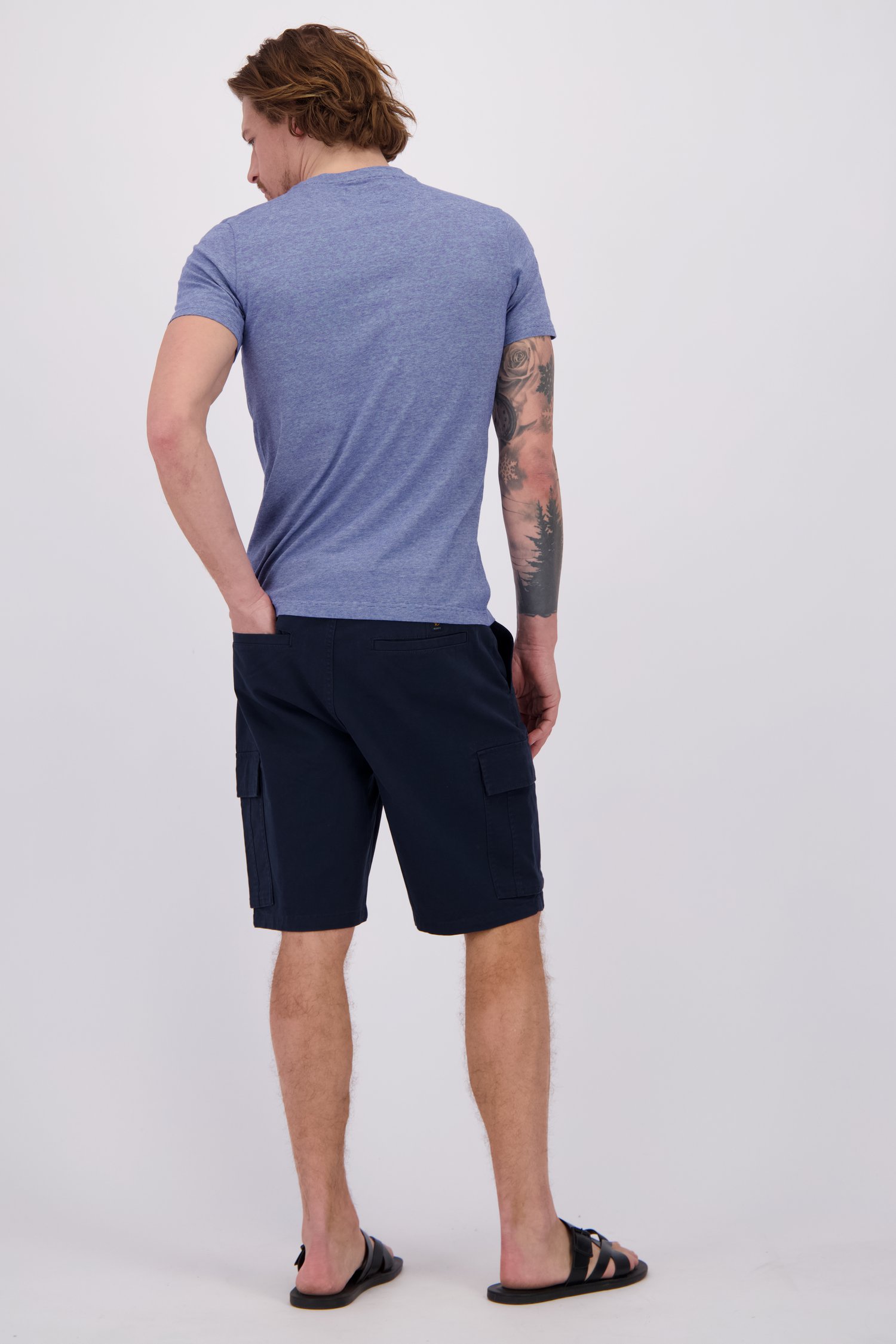 Le dos de Bermuda bleu de Ravøtt pour Hommes