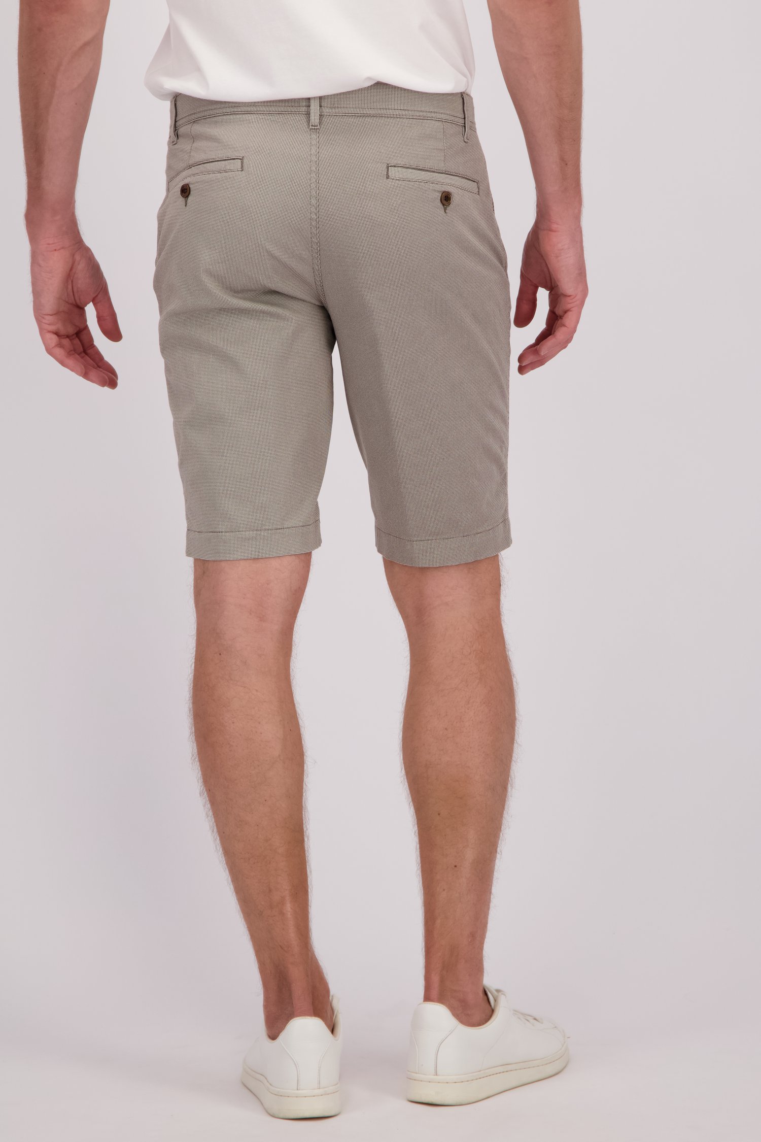 Bermuda écru à motif de petits triangles verts de Brassville pour Hommes