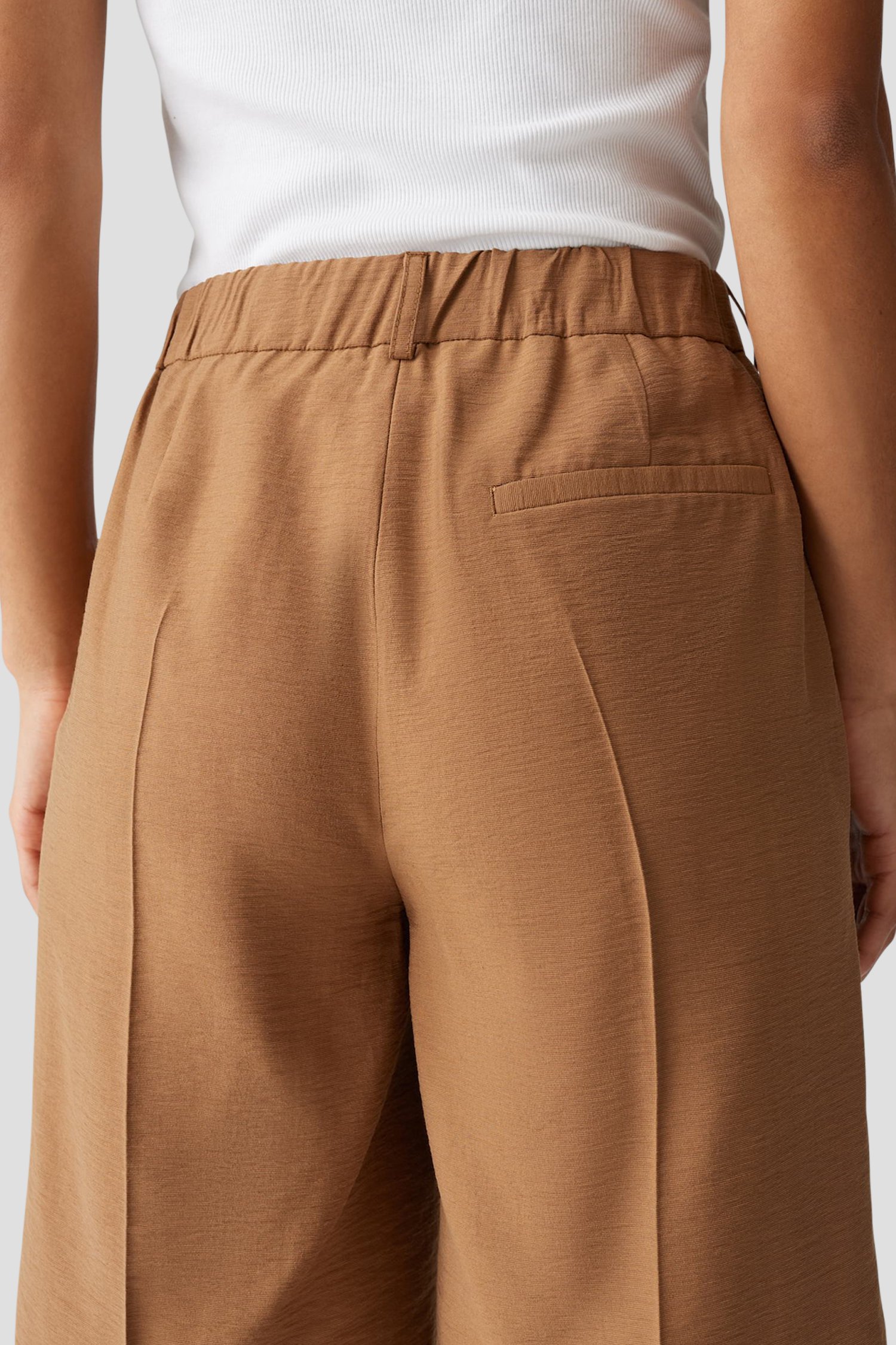 Détail de Bermuda marron de Opus pour Femmes