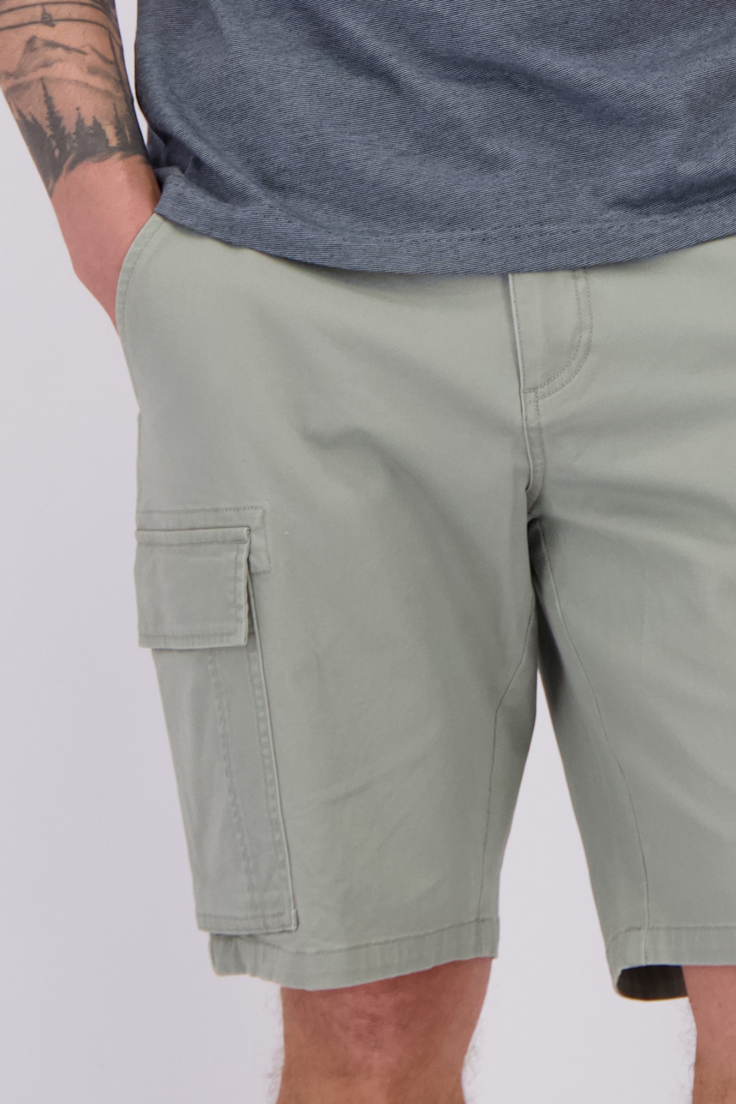 Détail de Bermuda vert tendre de Ravøtt pour Hommes