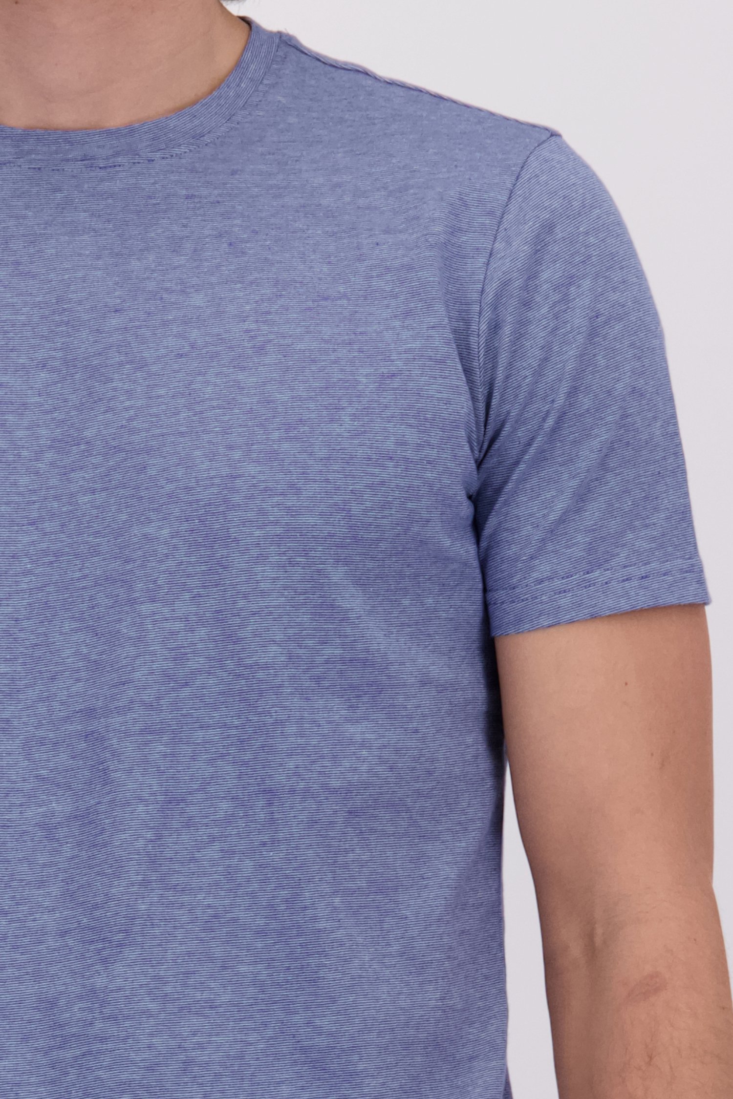 Detail van Blauw gestreept T-shirt  door Ravøtt voor Heren