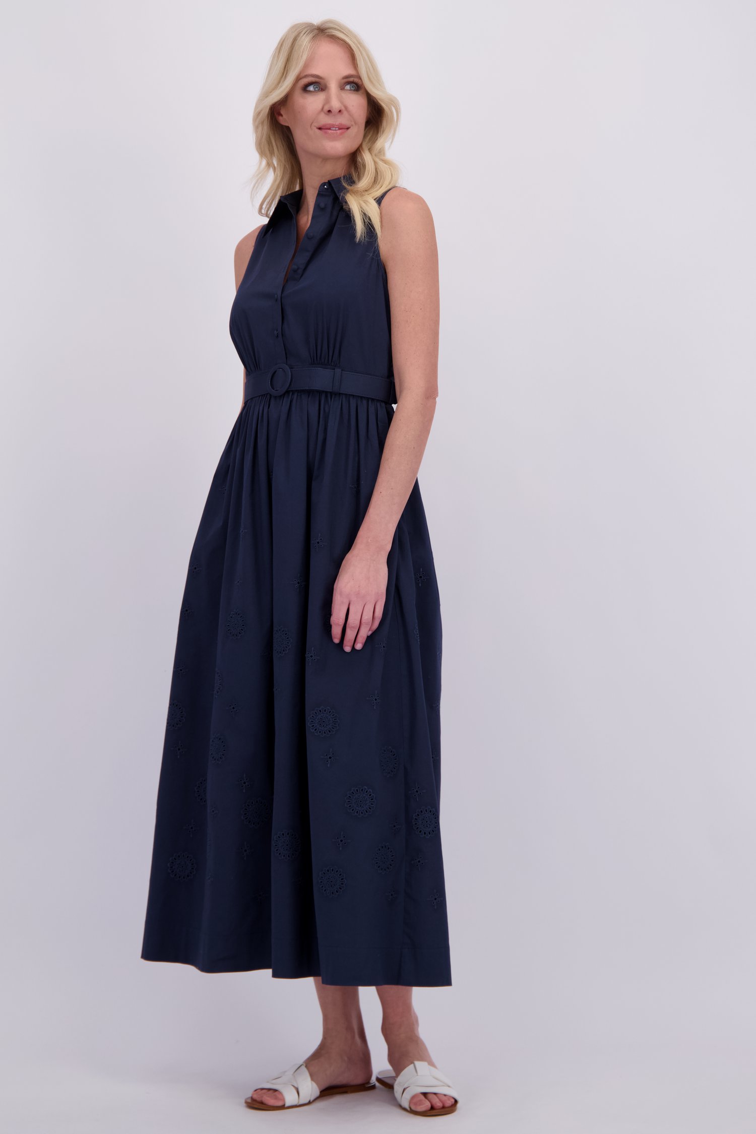 Voorkant van Blauw lang kleed door AC by Annelien Coorevits voor Dames