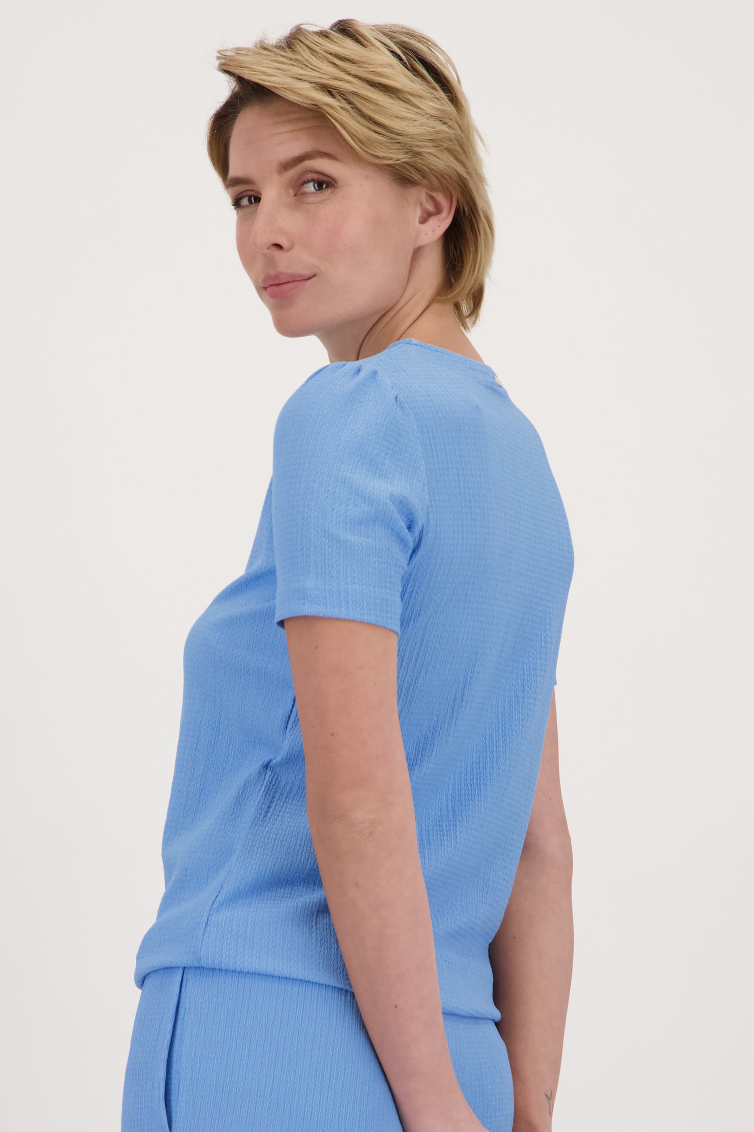 Blauw T-shirt met fijne textuur van Claude Arielle voor Dames