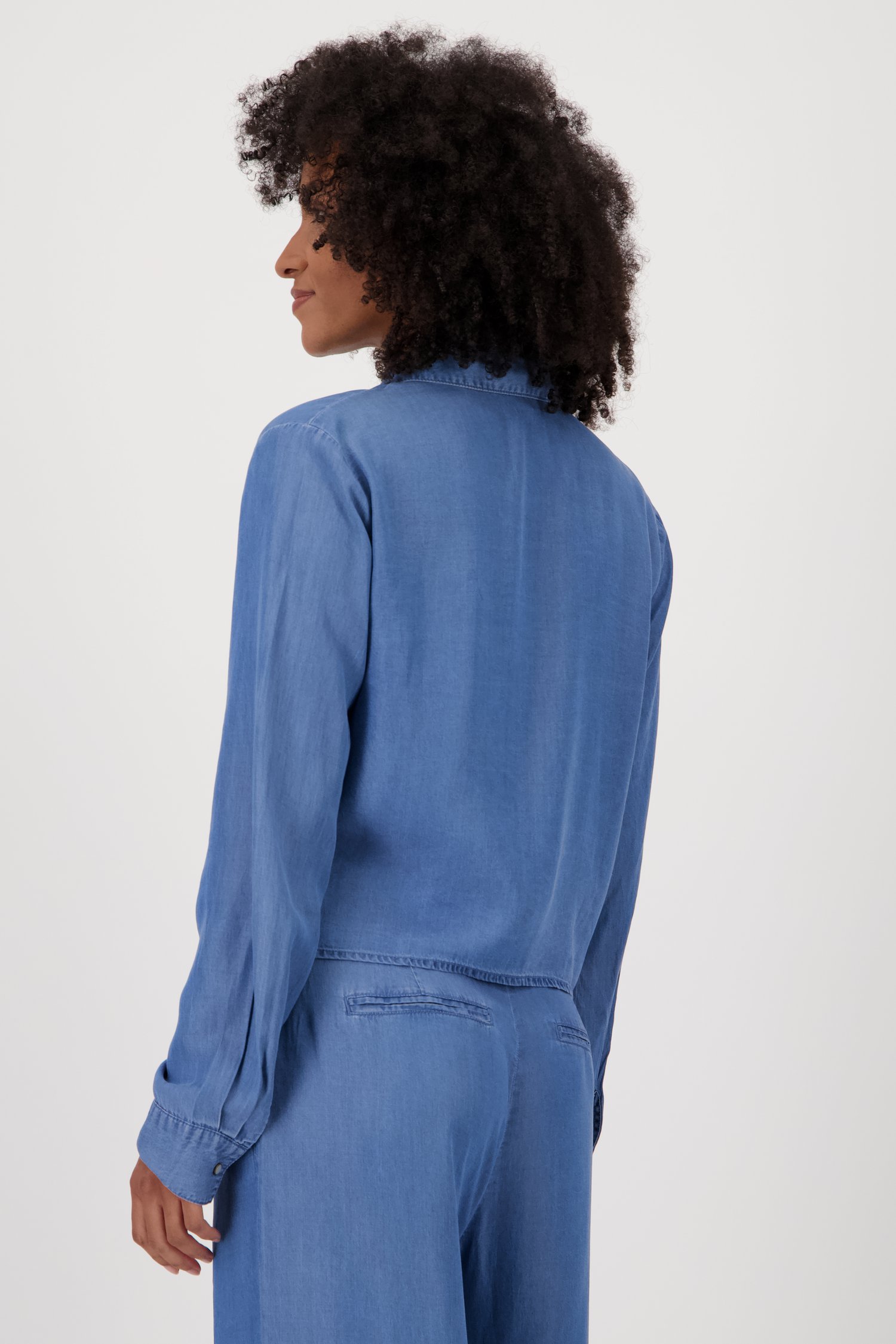 Blauwe blouse met jeanslook en knoopdetail van JDY voor Dames