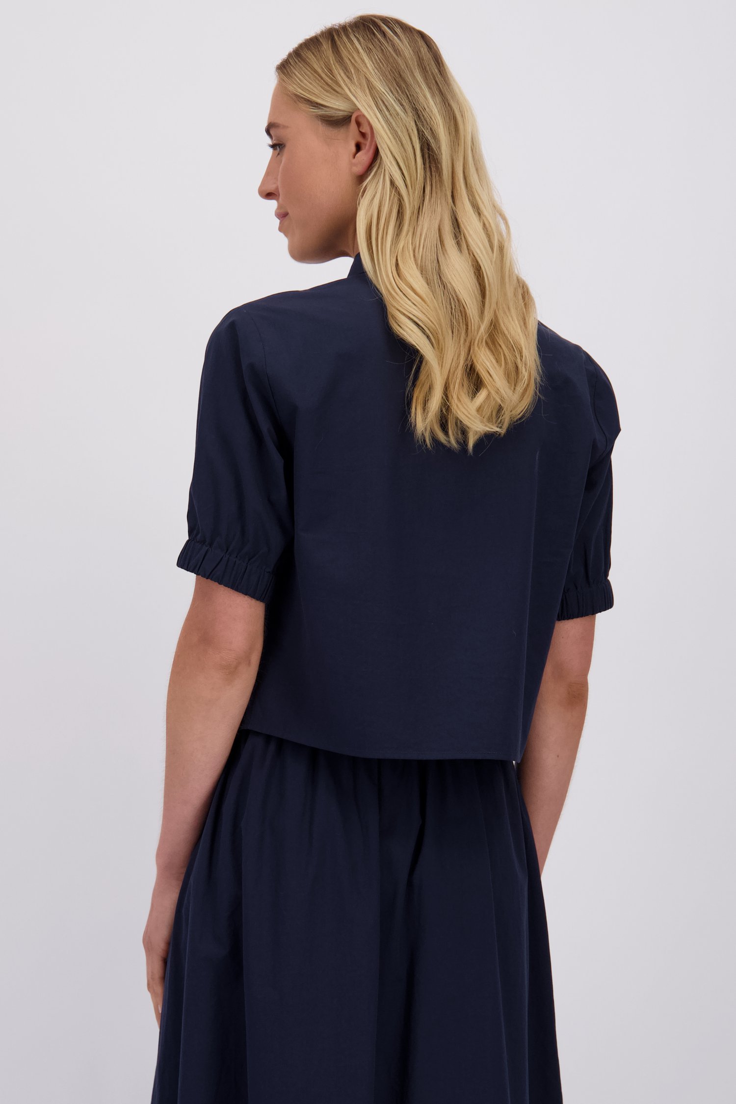 Achterkant van Blauwe blouse met korte mouwen door Liberty Island voor Dames