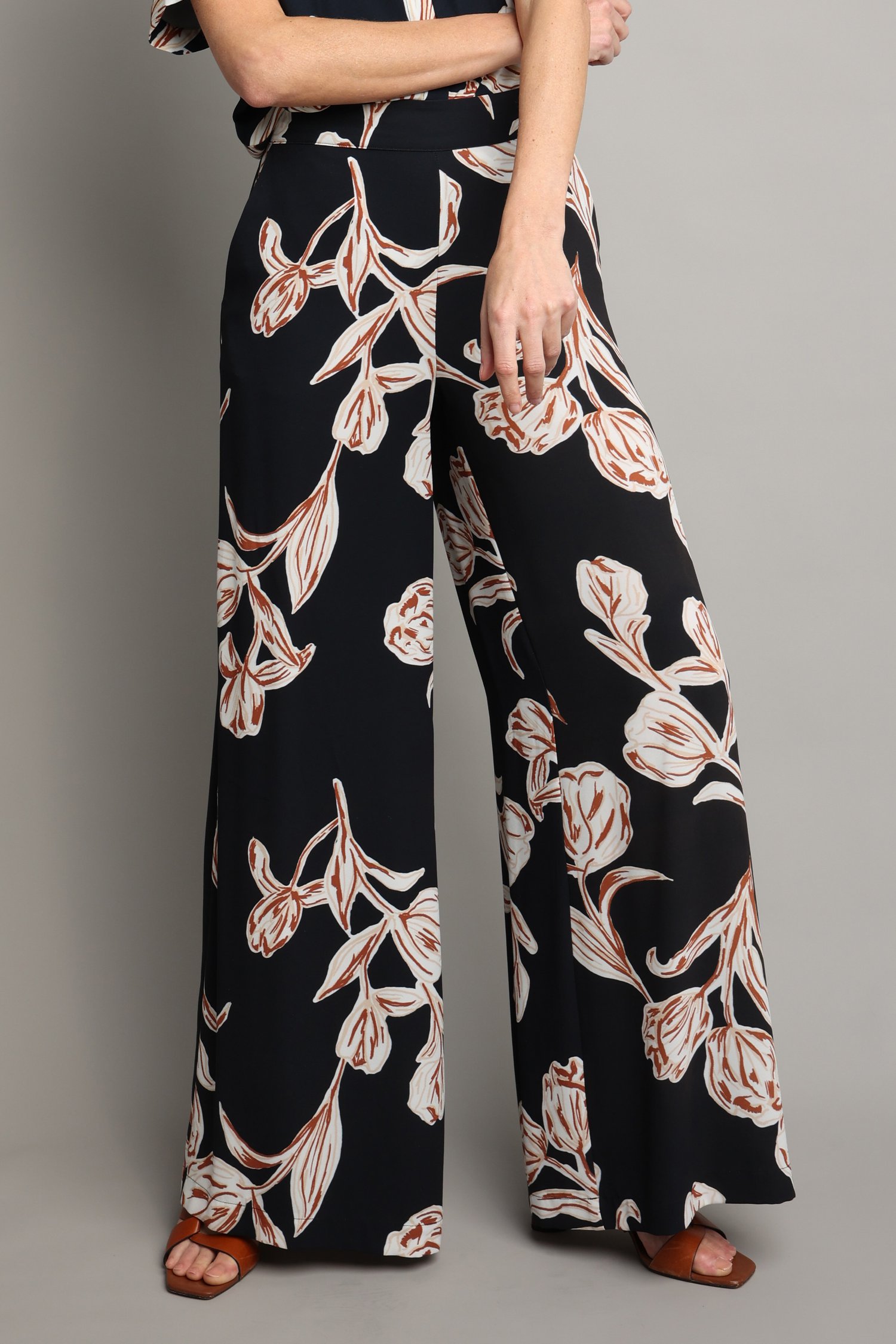 Productfoto 3 van Blauwe broek met beige-bruine print door AC by Annelien Coorevits voor Dames