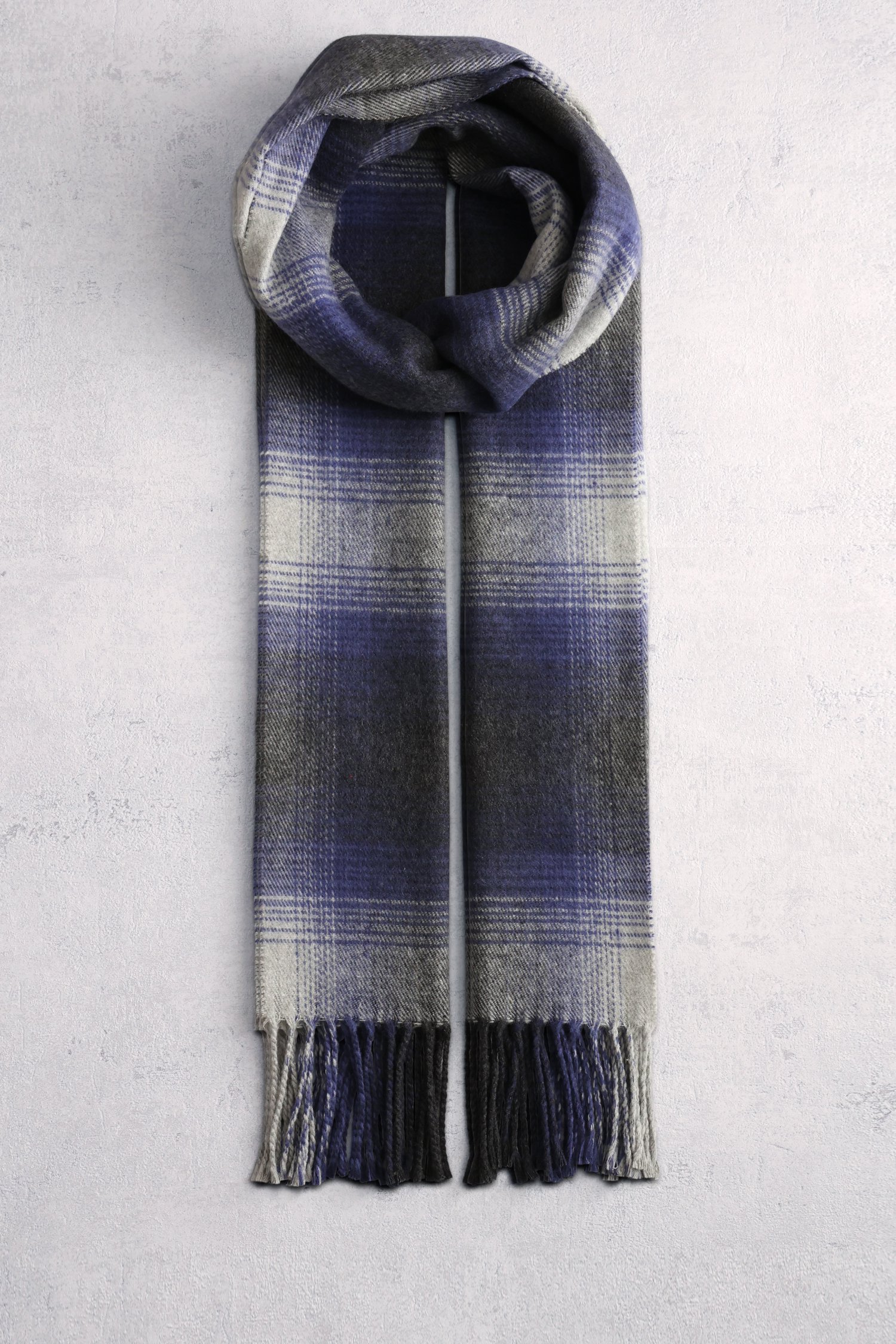 Voorkant van Blauwe geruite sjaal door Modeno voor Heren