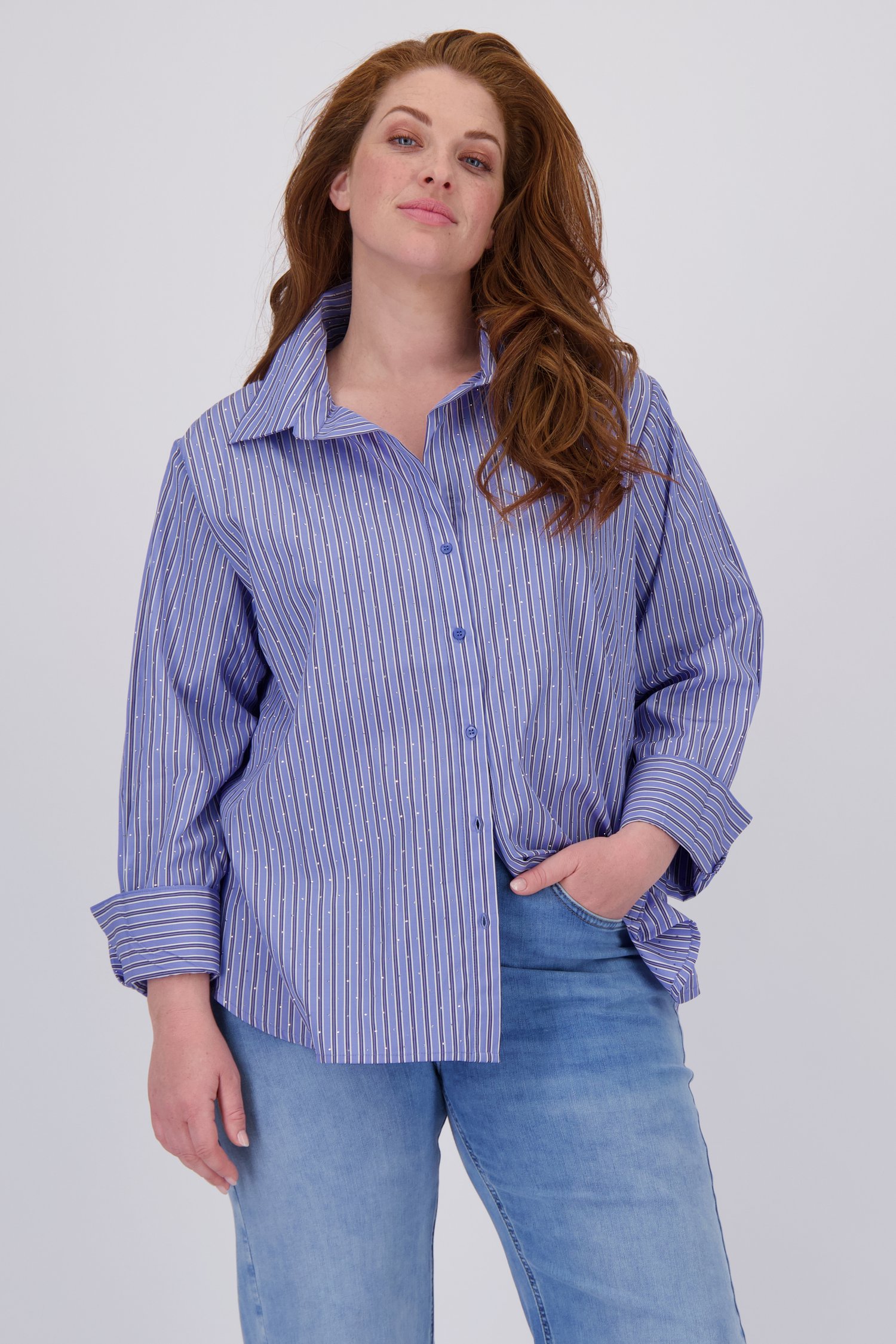 Voorkant van Blauwe gestreepte blouse met strass steentjes door ONLY Carmakoma voor Dames