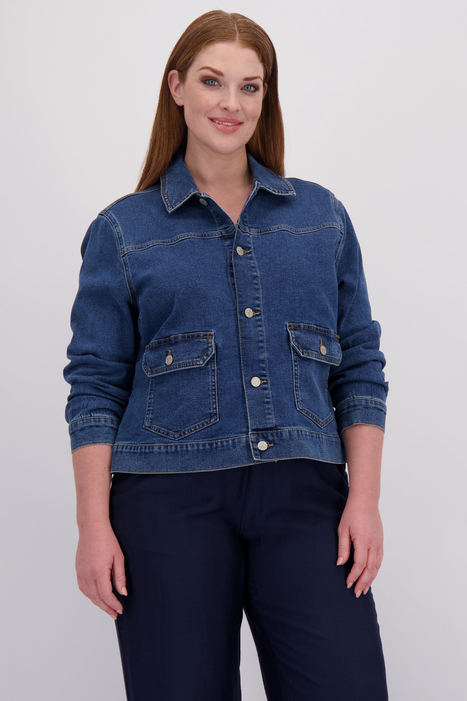 Voorkant van Blauwe jeansvest door ONLY Carmakoma voor Dames