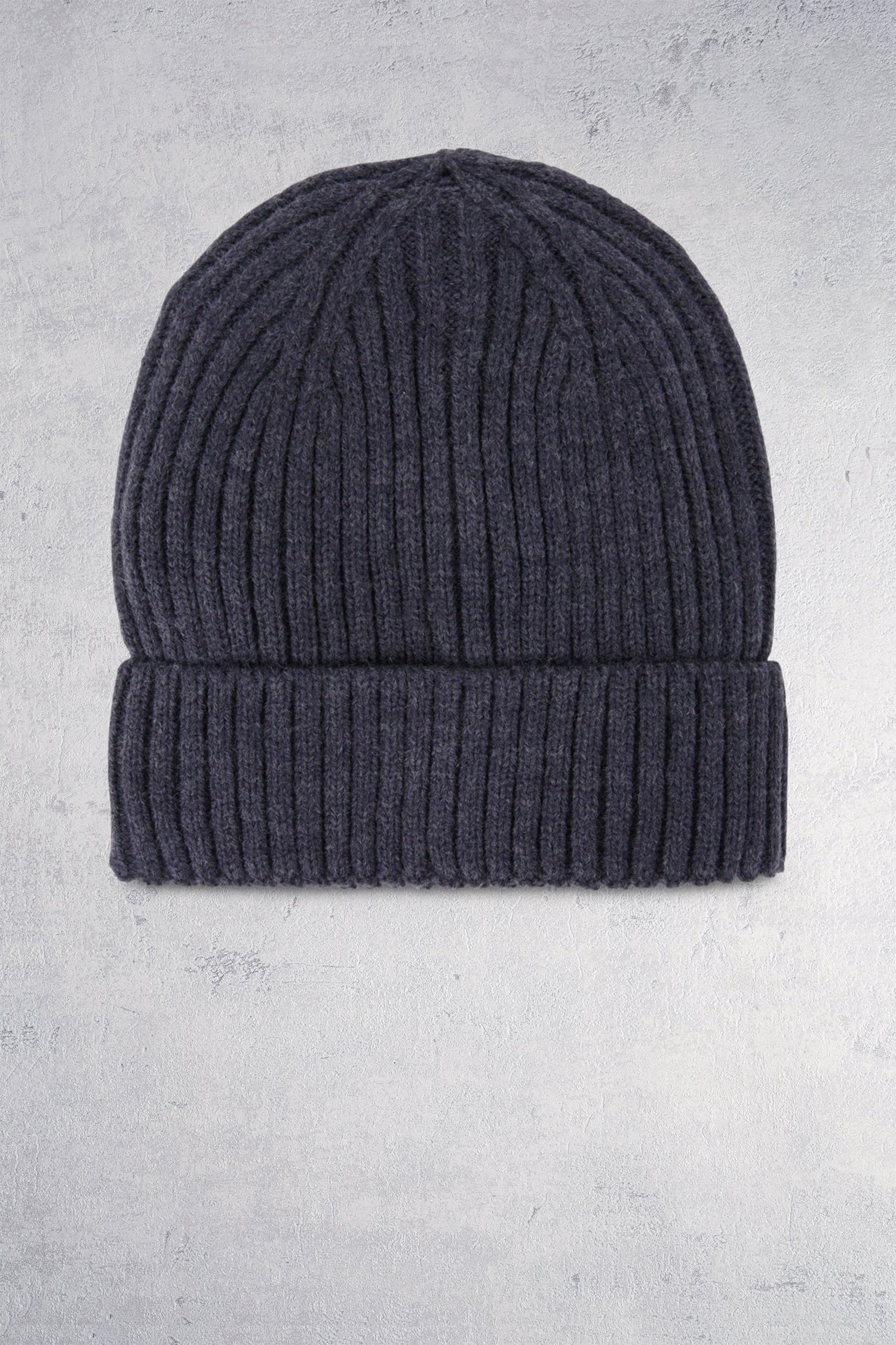 Voorkant van Blauwe ribgebreide muts door Michaelis voor Heren