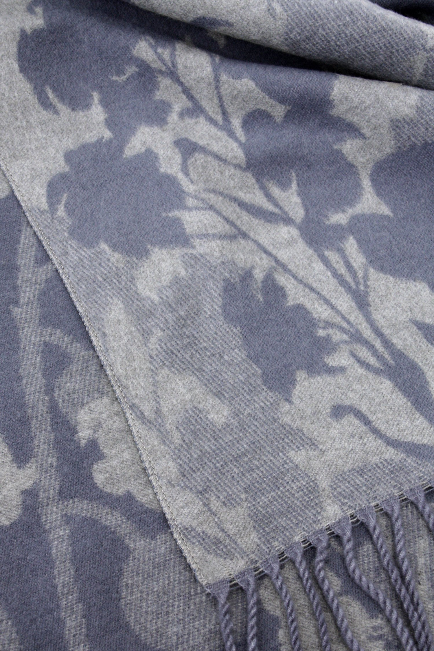 Blauwe sjaal met lichtgrijze bloemenprint van Modeno voor Dames
