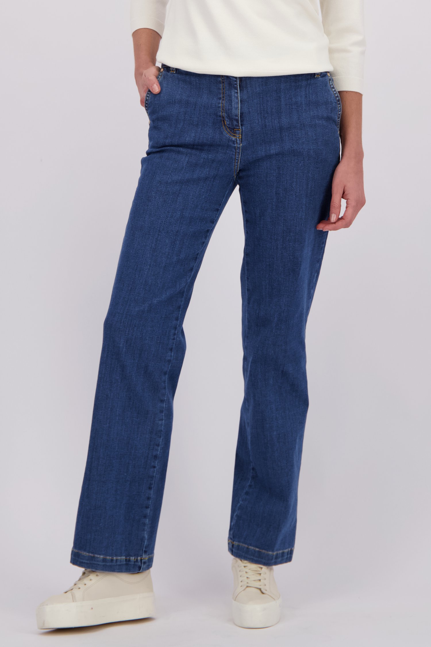 Productfoto 3 van Blauwe straight fit jeans door Claude Arielle voor Dames