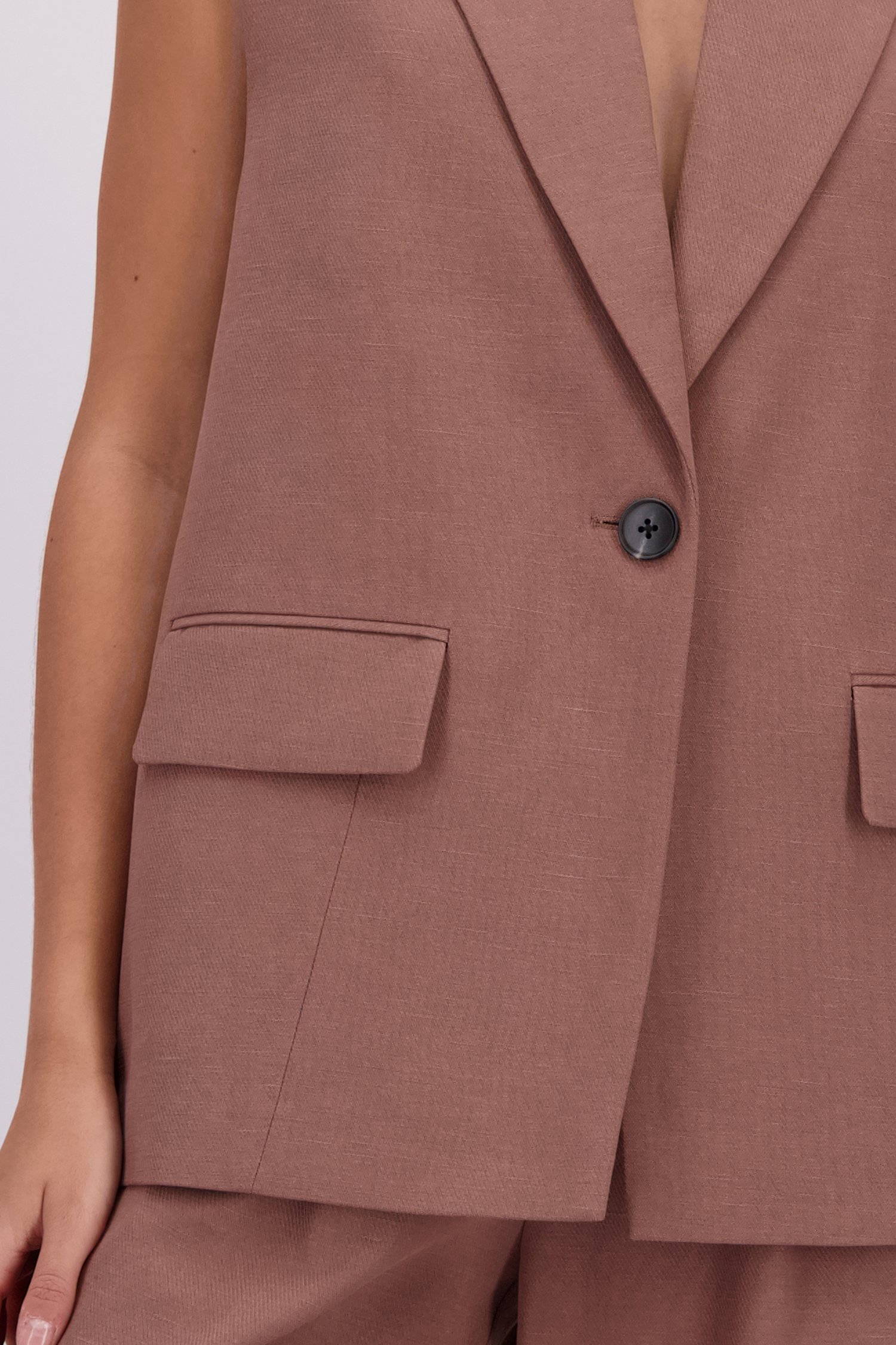 Détail de Blazer sans manches marron de Louise pour Femmes
