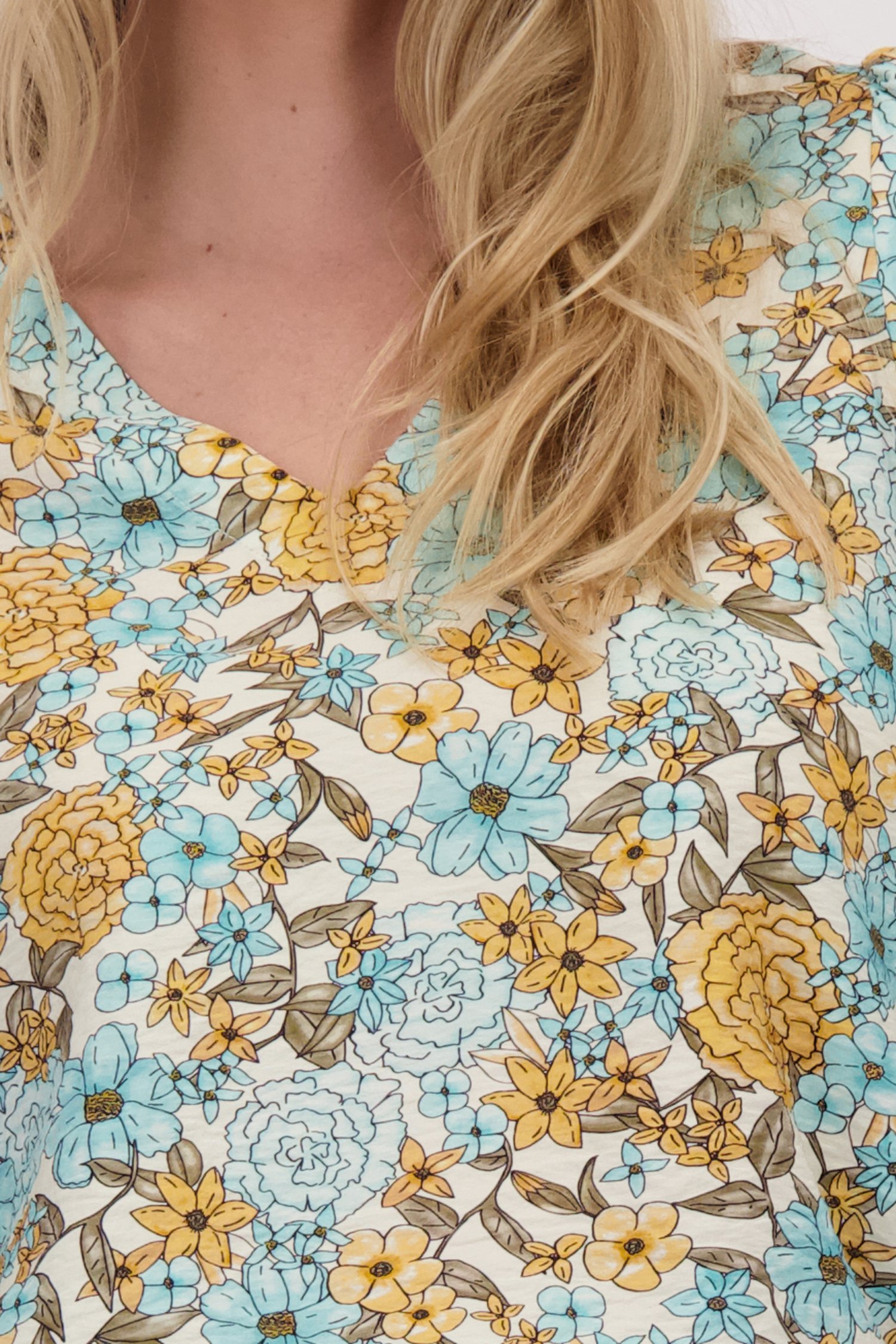 Détail de Blouse à imprimé floral bleu-orange de Libelle pour Femmes