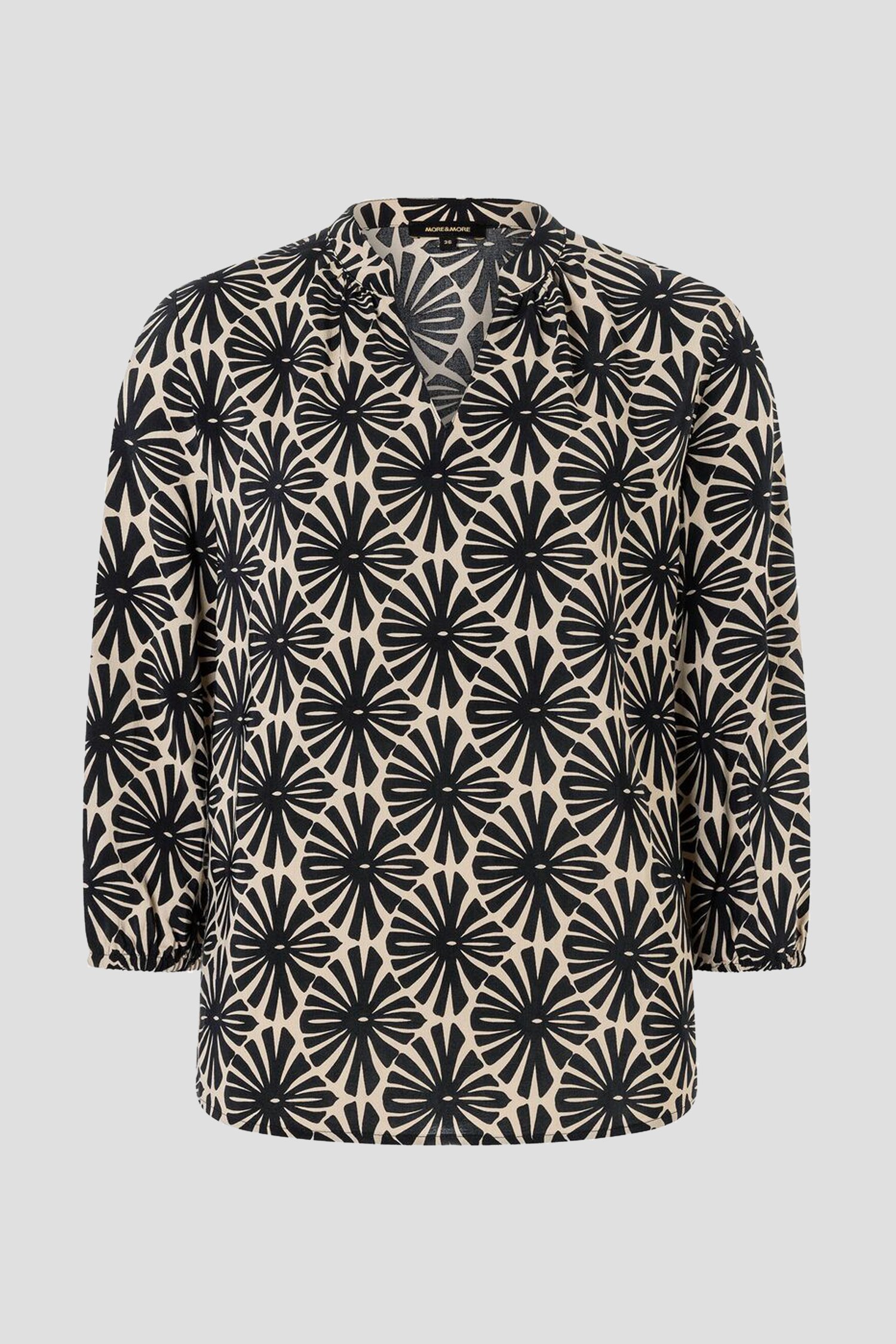 Blouse beige avec imprimé floral noir de More & More pour Femmes
