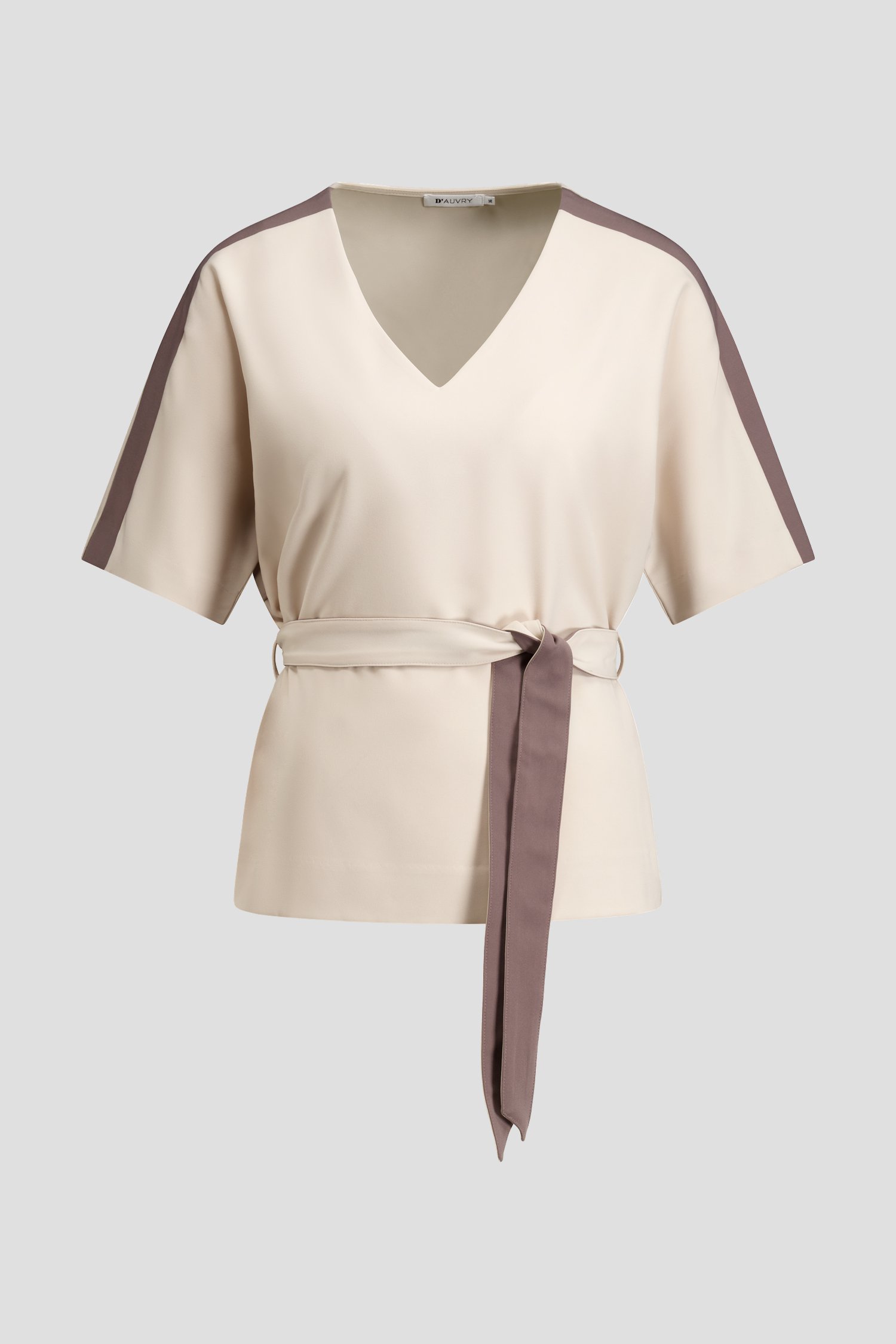 Photo produit 1 de Blouse beige avec lien à nouer de D'Auvry pour Femmes