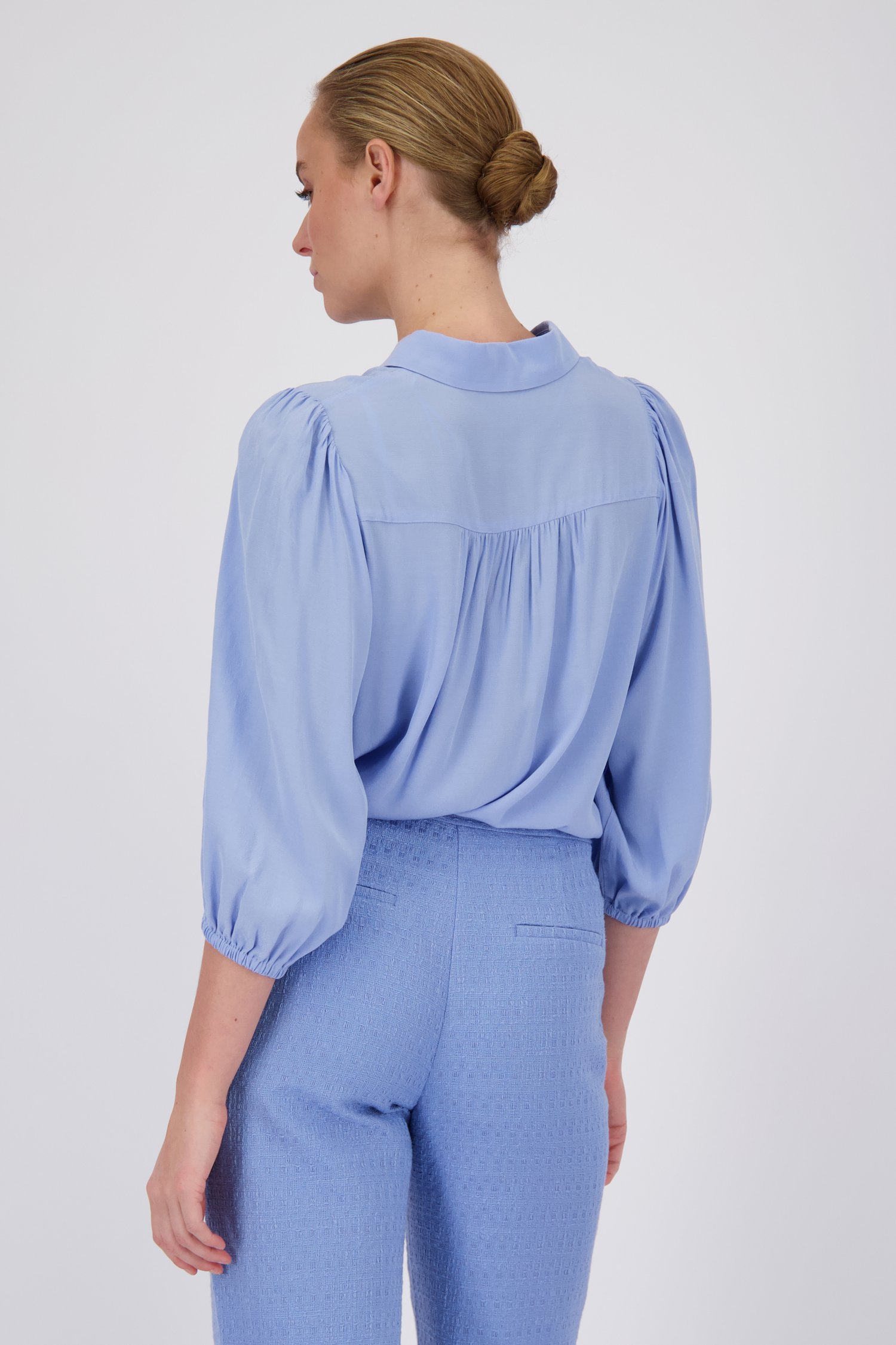 Blouse bleu clair de D'Auvry pour Femmes