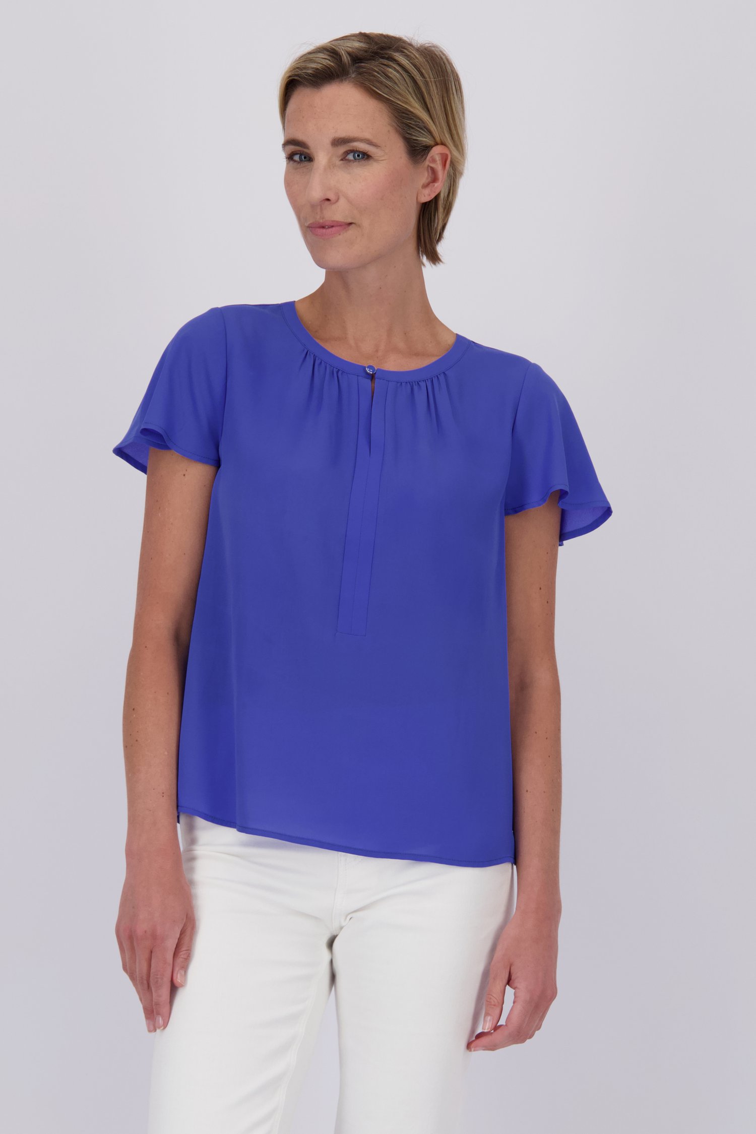 Blouse bleu violet à manches papillon courtes de Claude Arielle pour Femmes