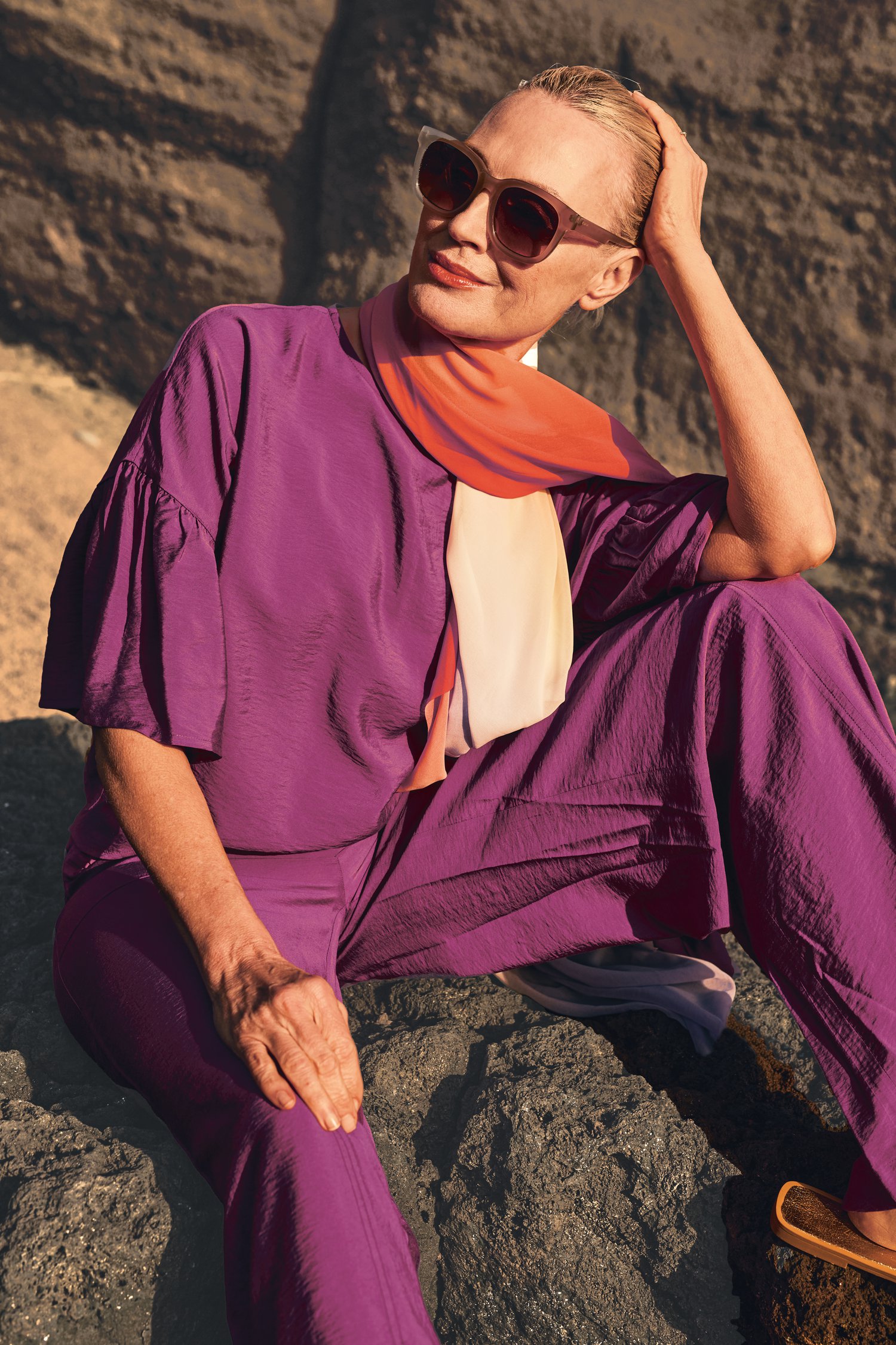 Blouse bordeaux à manches courtes à volants de Louise pour Femmes