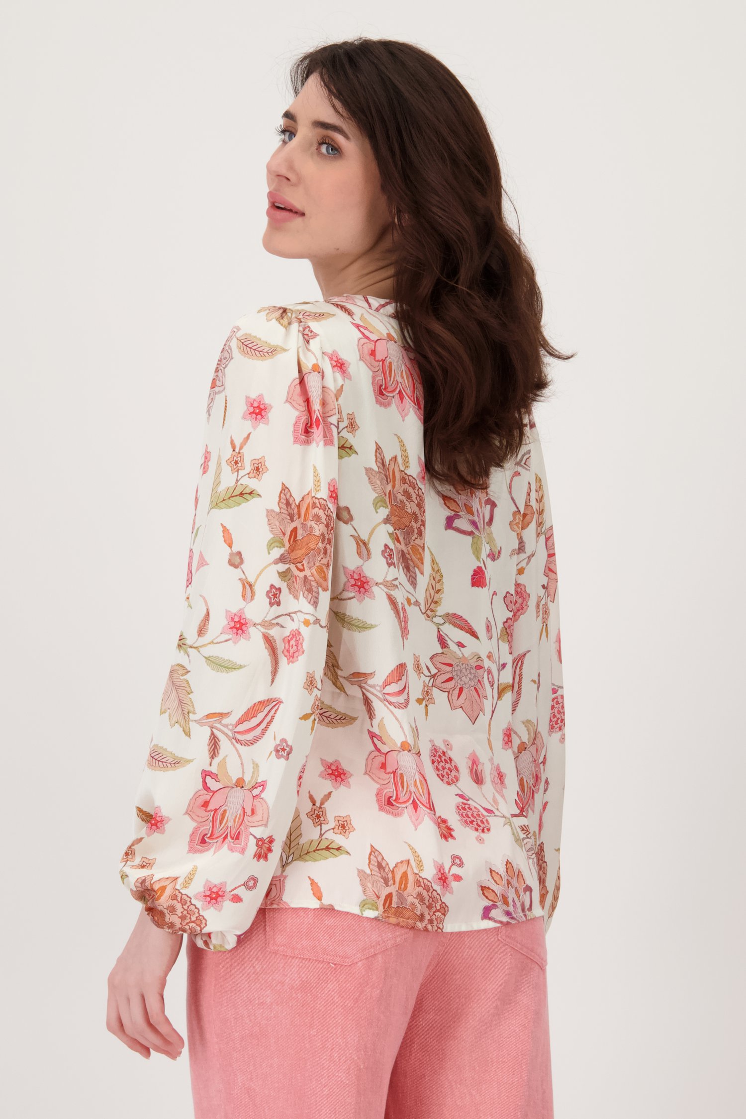 Blouse brillante écrue à imprimé floral rose  de Geisha pour Femmes