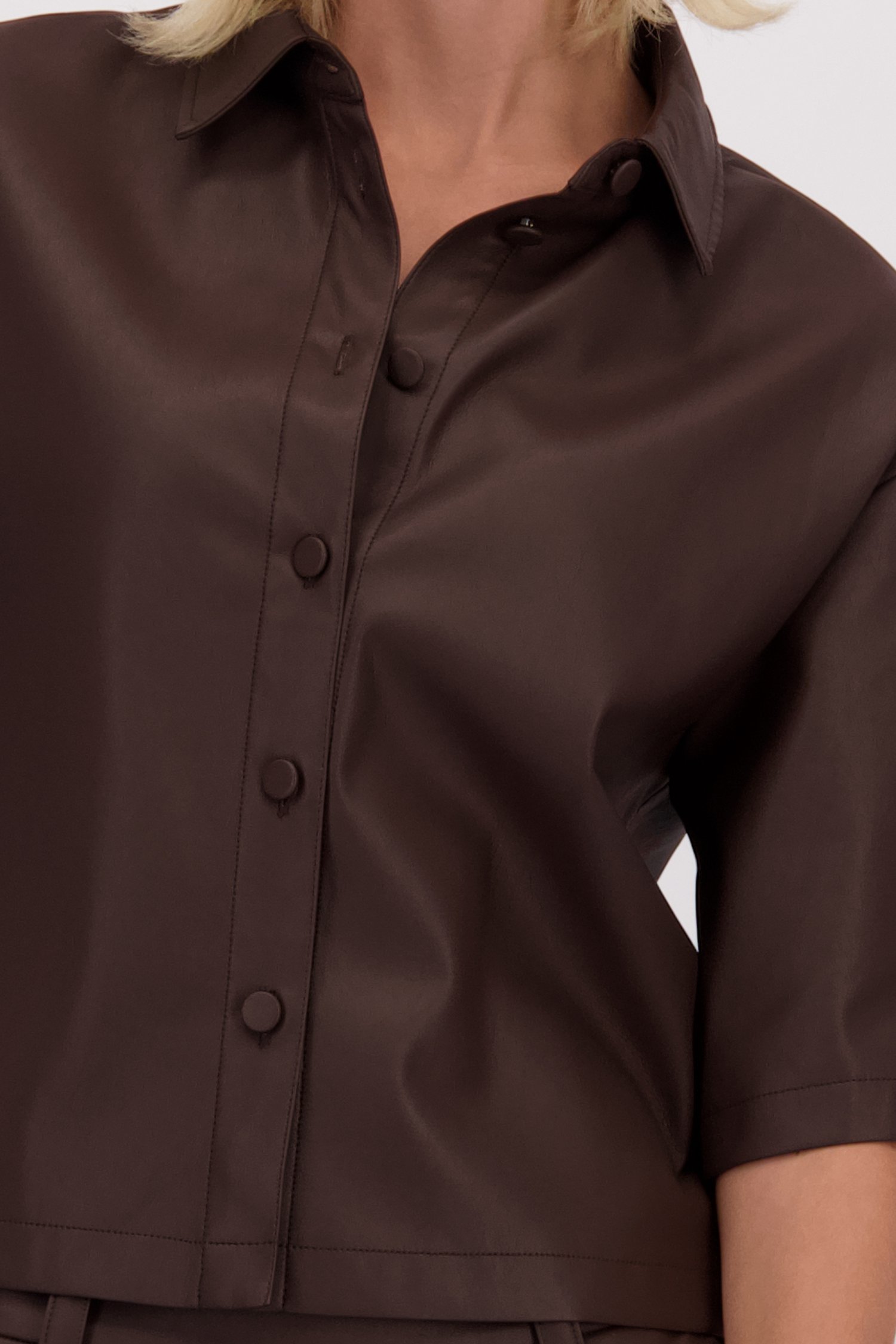 Détail de Blouse brun effet cuir de D'Auvry pour Femmes