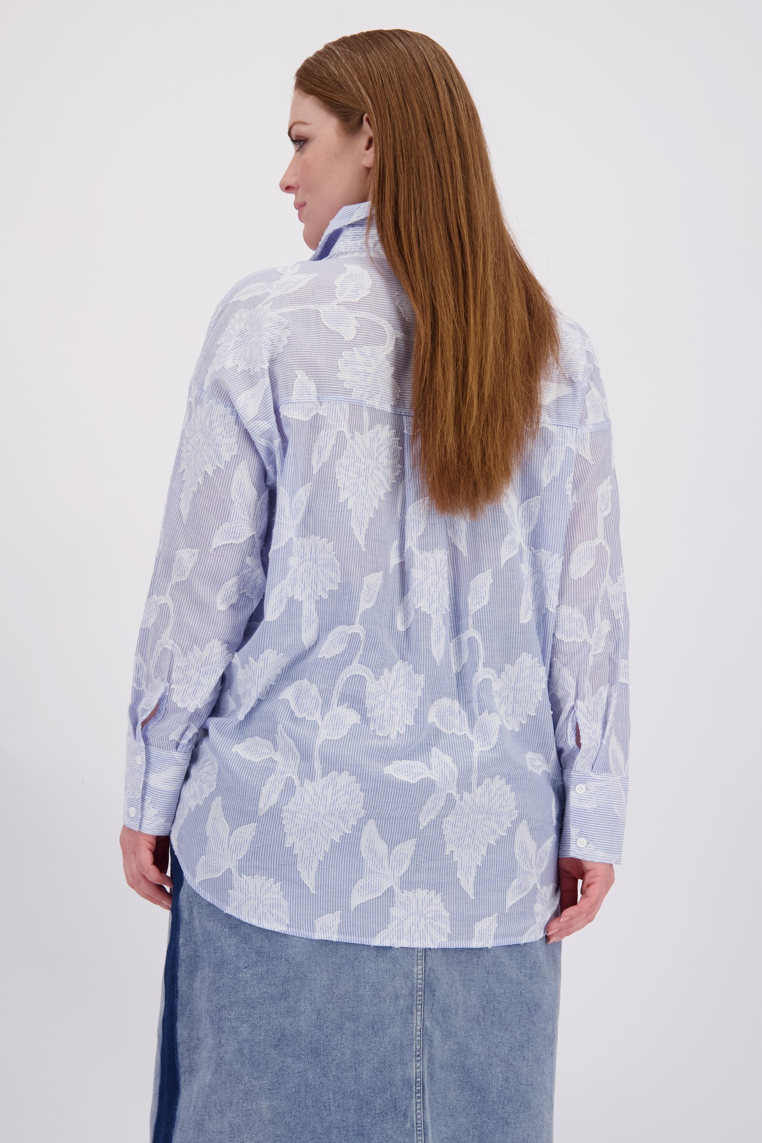 Le dos de Blouse en coton rayée avec motif feuilles de Yest Curve pour Femmes