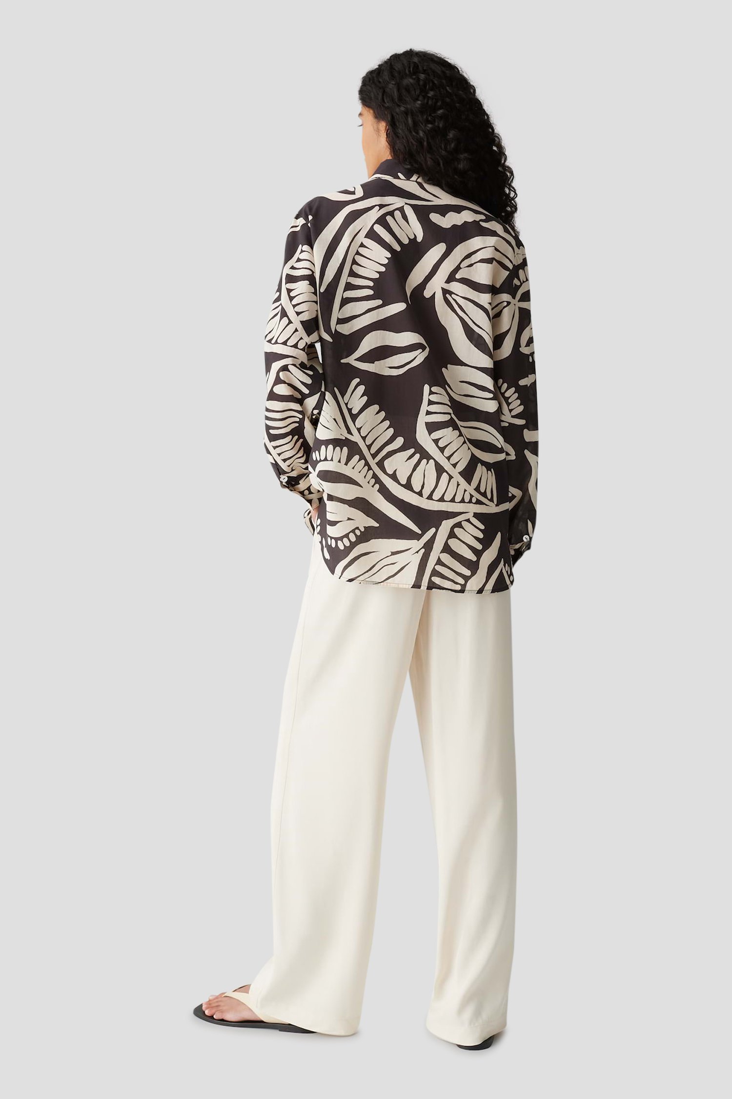 Blouse marron foncé à imprimé beige clair de Opus pour Femmes