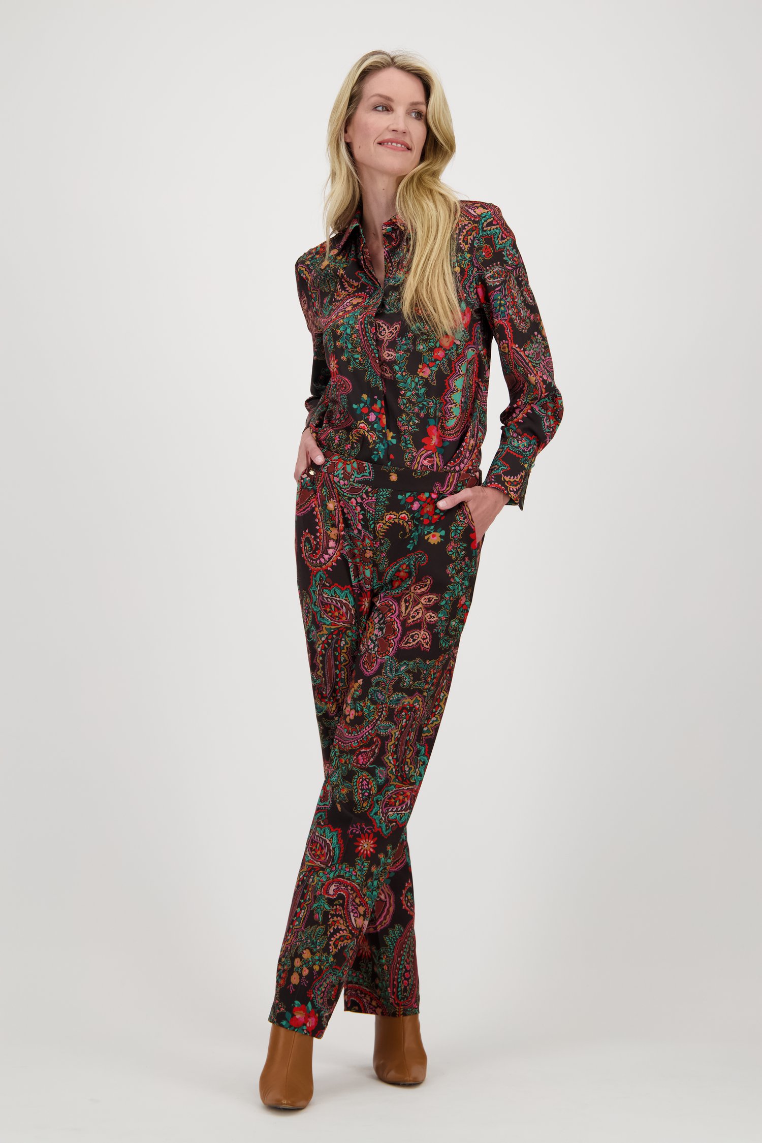 Blouse noire à imprimé paisley de Claude Arielle pour Femmes