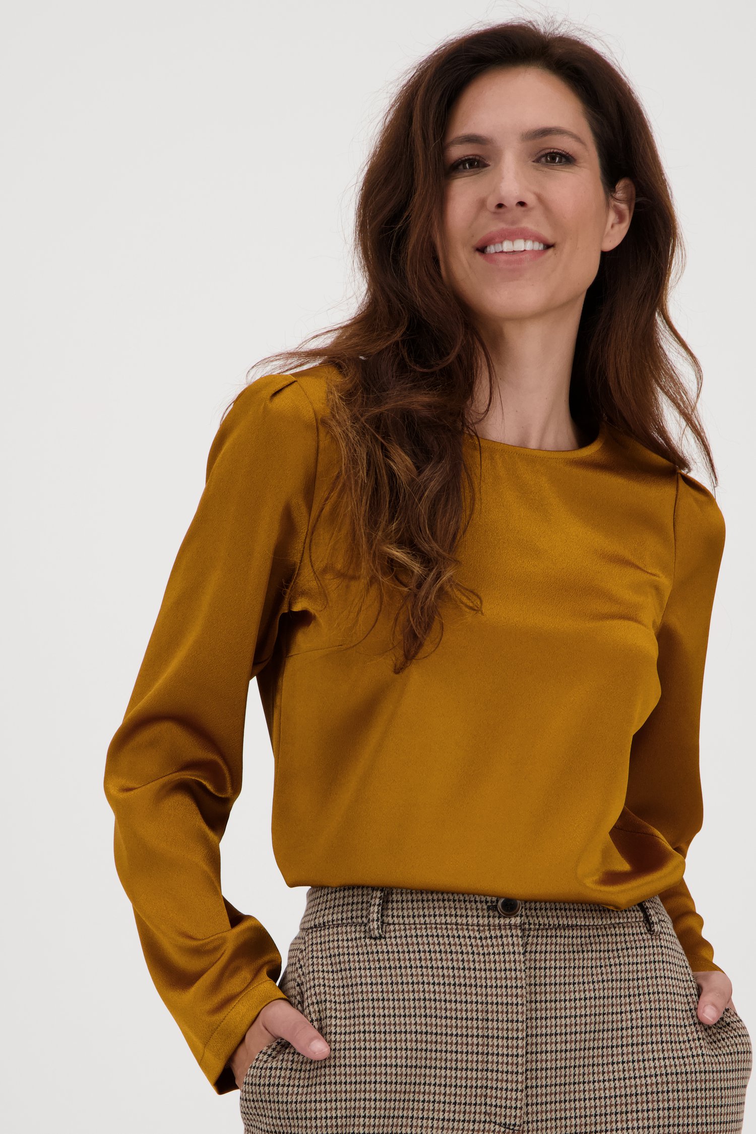 Blouse or foncé de Claude Arielle pour Femmes