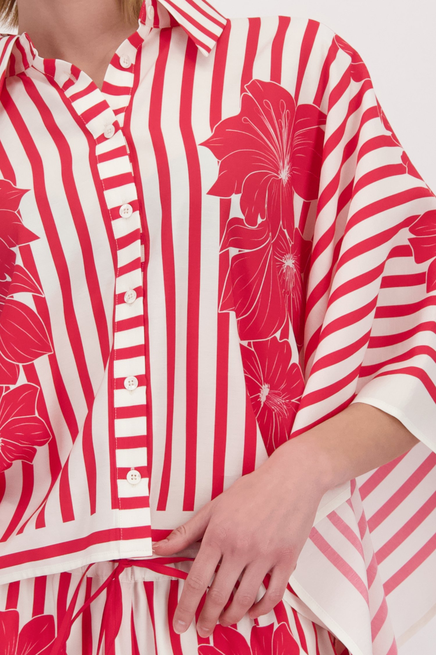 Détail de Blouse rouge et blanche de D'Auvry pour Femmes